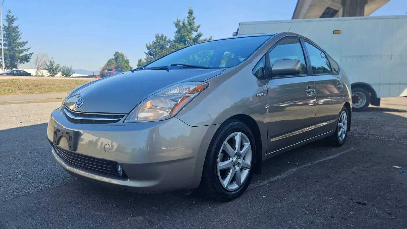 Toyota Prius Base Hybrid, Rebuilt, Low Mileage thumbnail