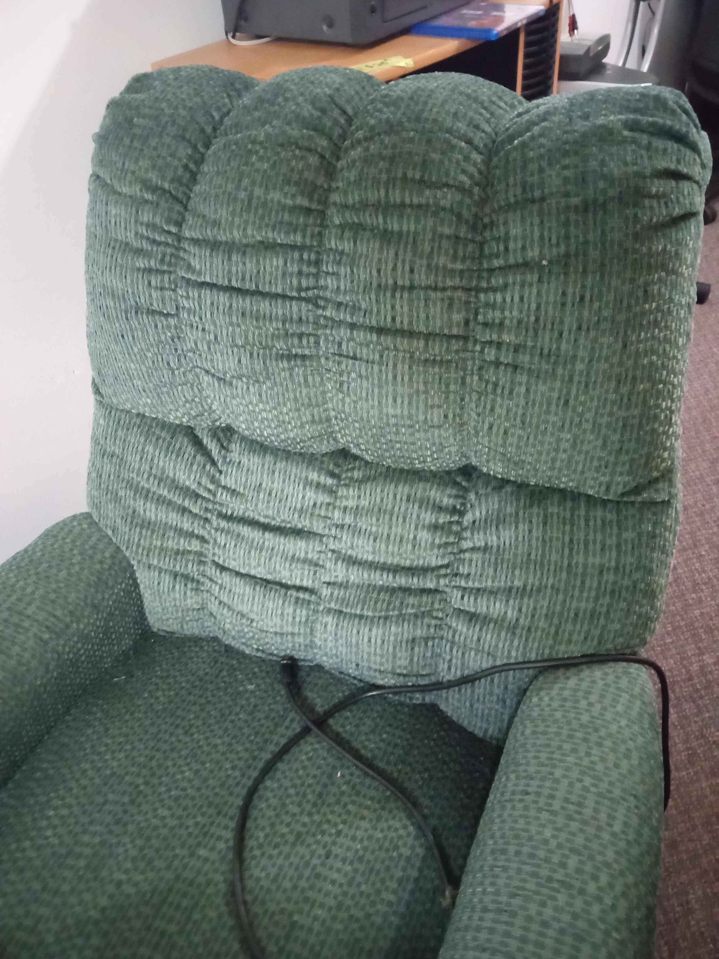 Cozy Plush Power Reclining Armchair - photo 2