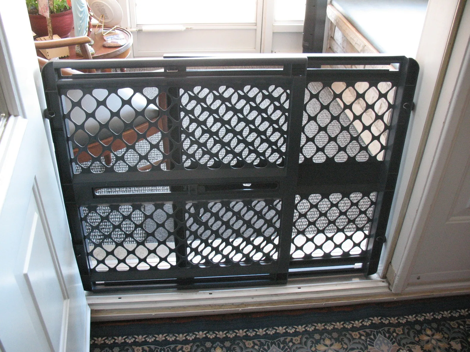 Retractable Baby Gates , LIKE NEW image indicator(10)