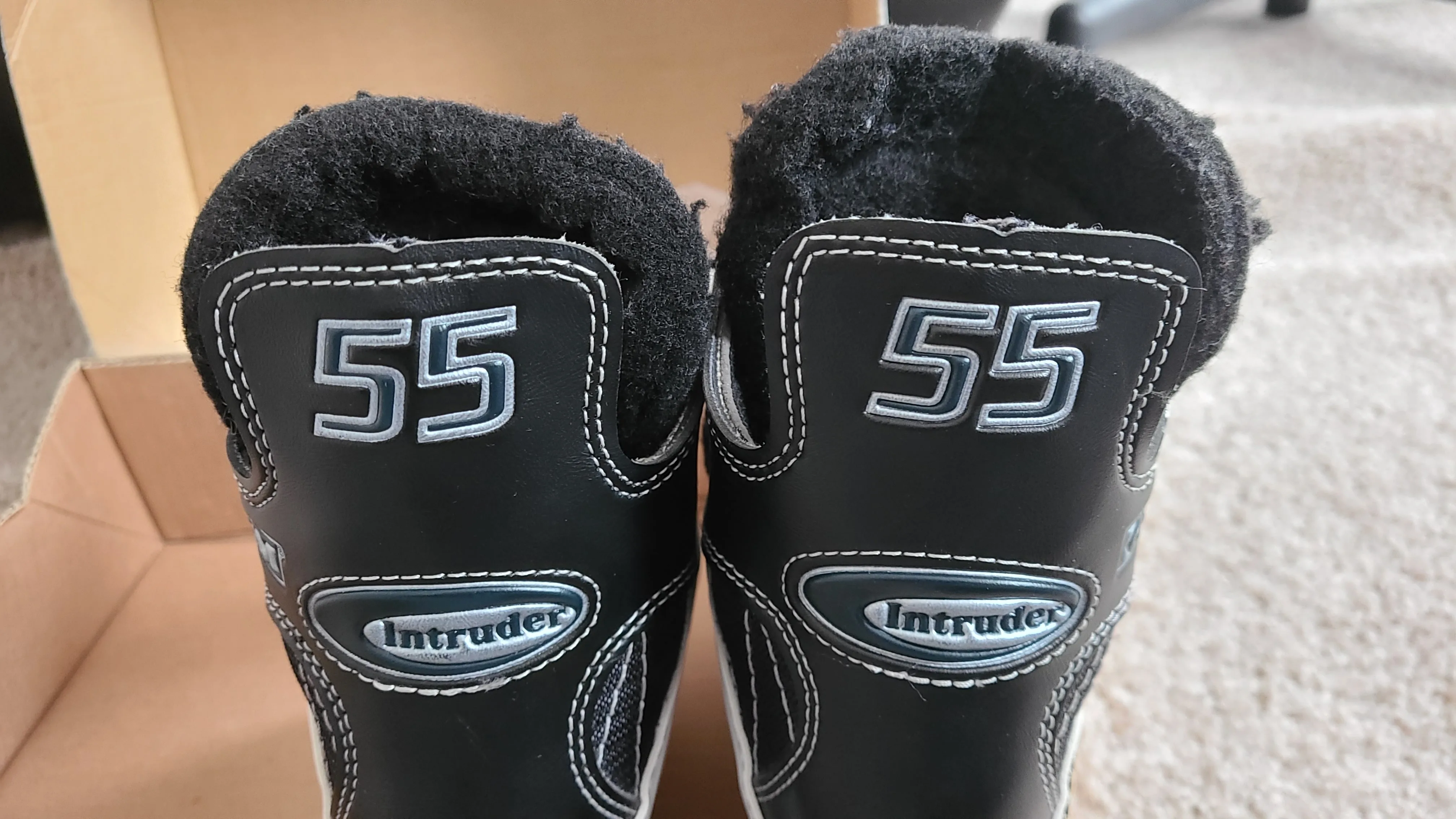 CCM hockey skates - Size 9J (1 pair) image indicator(9)