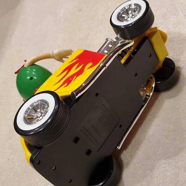 M&M’s Hot Rod Candy Dispenser – Red & Green Characters image indicator(2)
