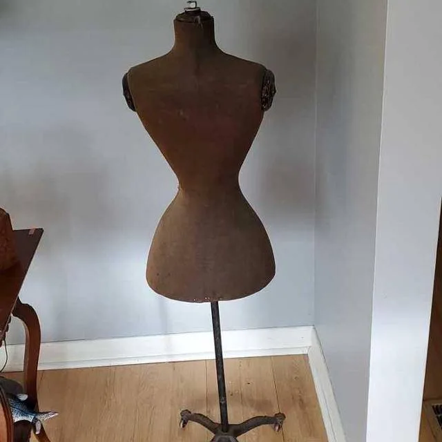 Antique Hall-Borchert Dress Form – Vintage Hourglass Mannequin image indicator(3)