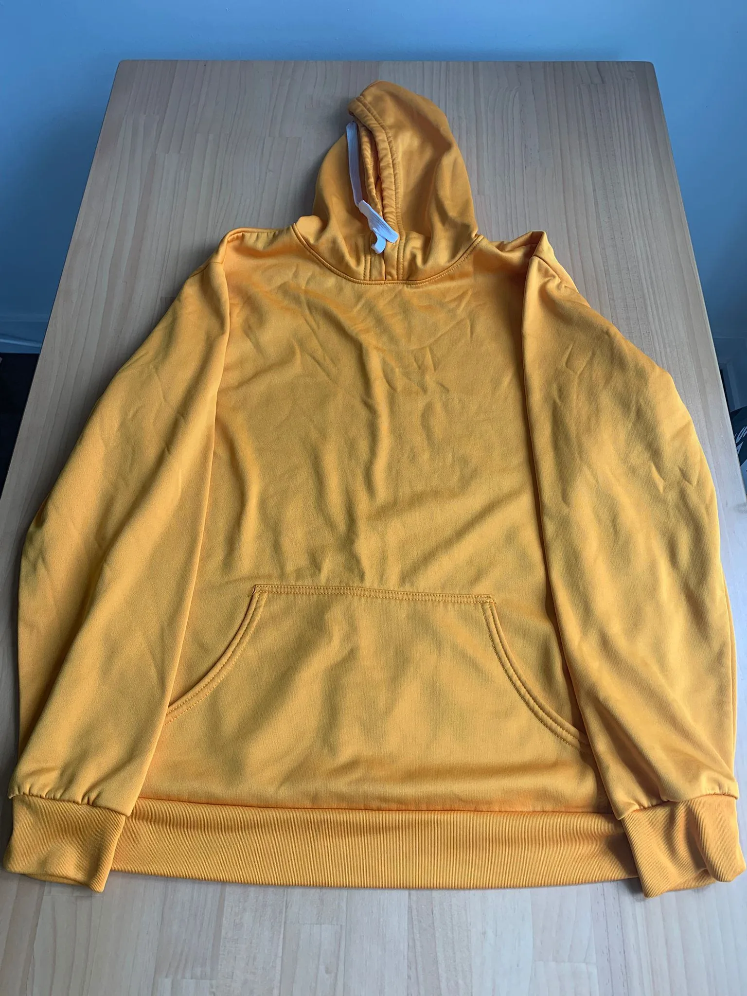 Yellow sweatshirt image indicator(3)