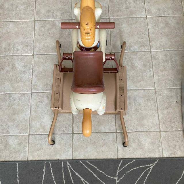 Ride-On Horse Toy / Horse Ride with Base and Sounds - photo 4