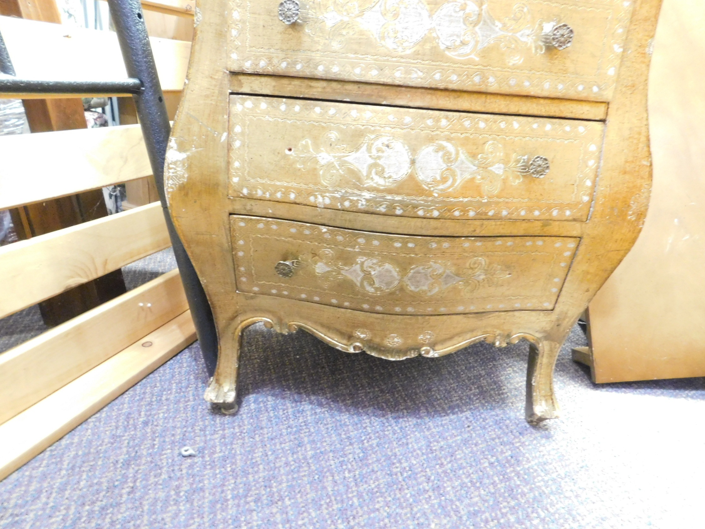 Rustic Floral Carved Cabinet – Vintage Charm in Every Detail - photo 2