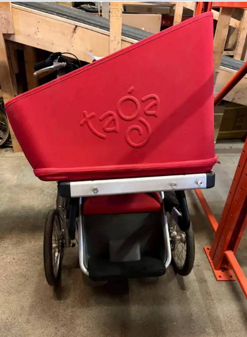 **Taga 2.0 Cargo Bike + Stroller – Practically Brand New - photo 2
