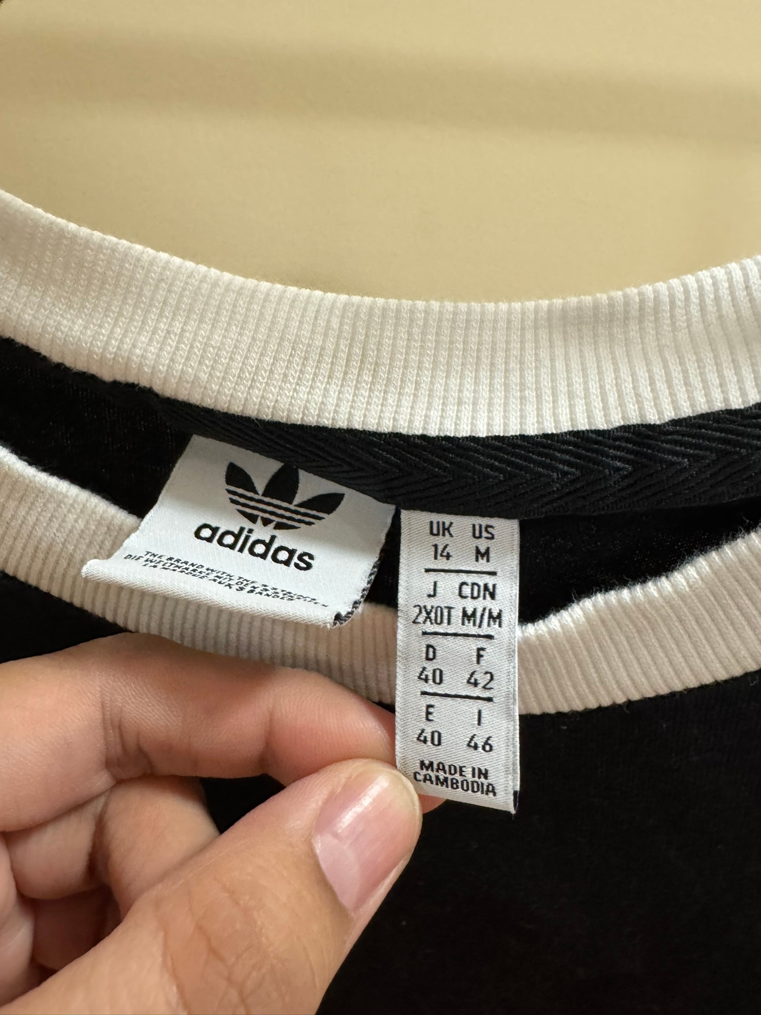 Adidas Black T-Shirt (Size Youth Medium) - photo 3
