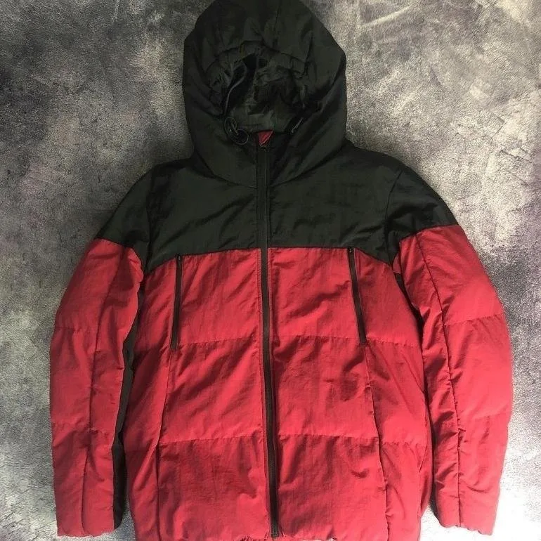 Uniqlo GU Red & Black Winter Puffer Jacket – Size M thumbnail