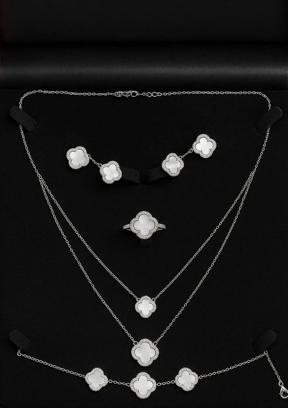 Silver Clover Jewelry Set thumbnail