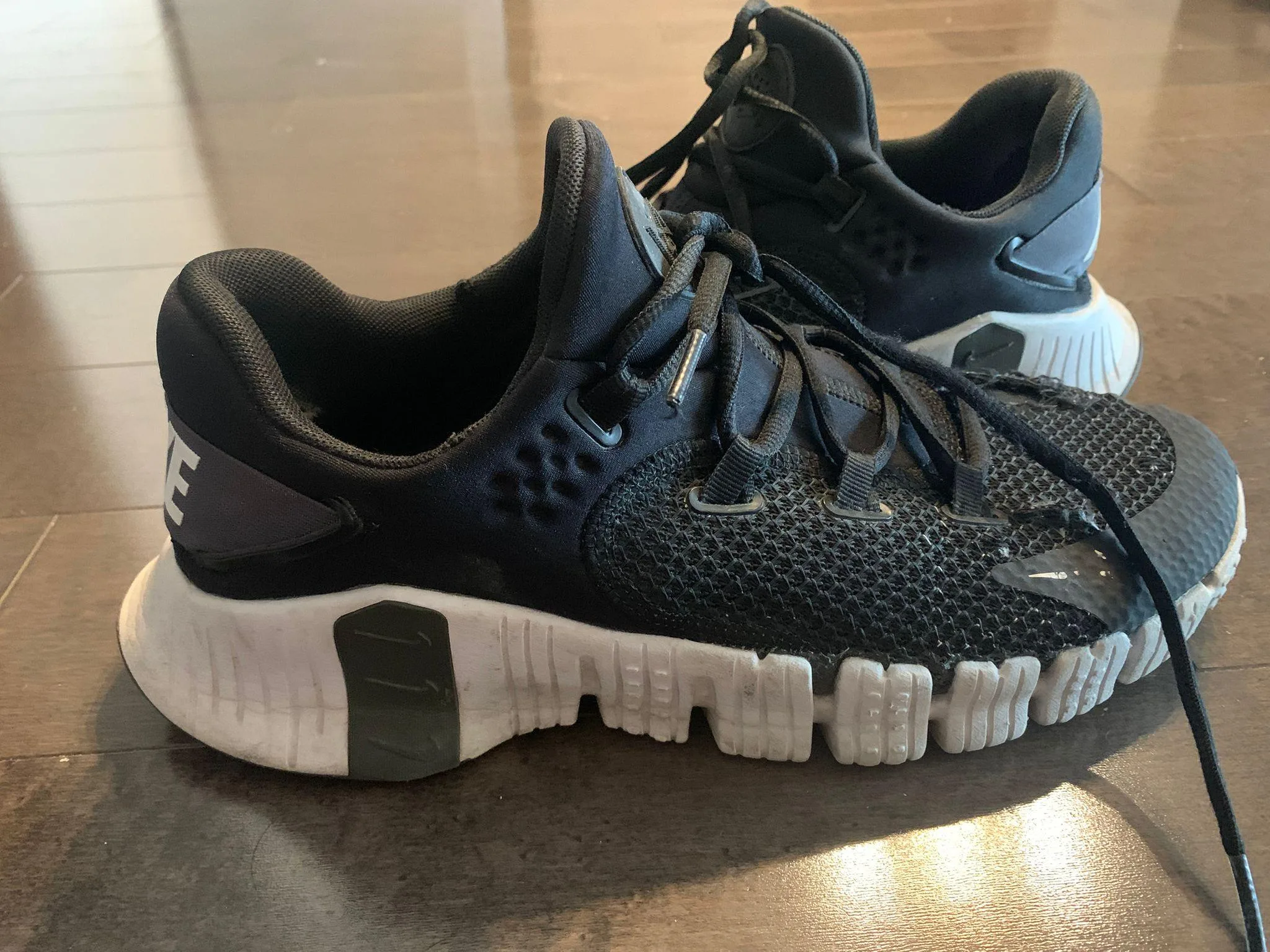 Nike sneakers ***with signs of wear*** thumbnail