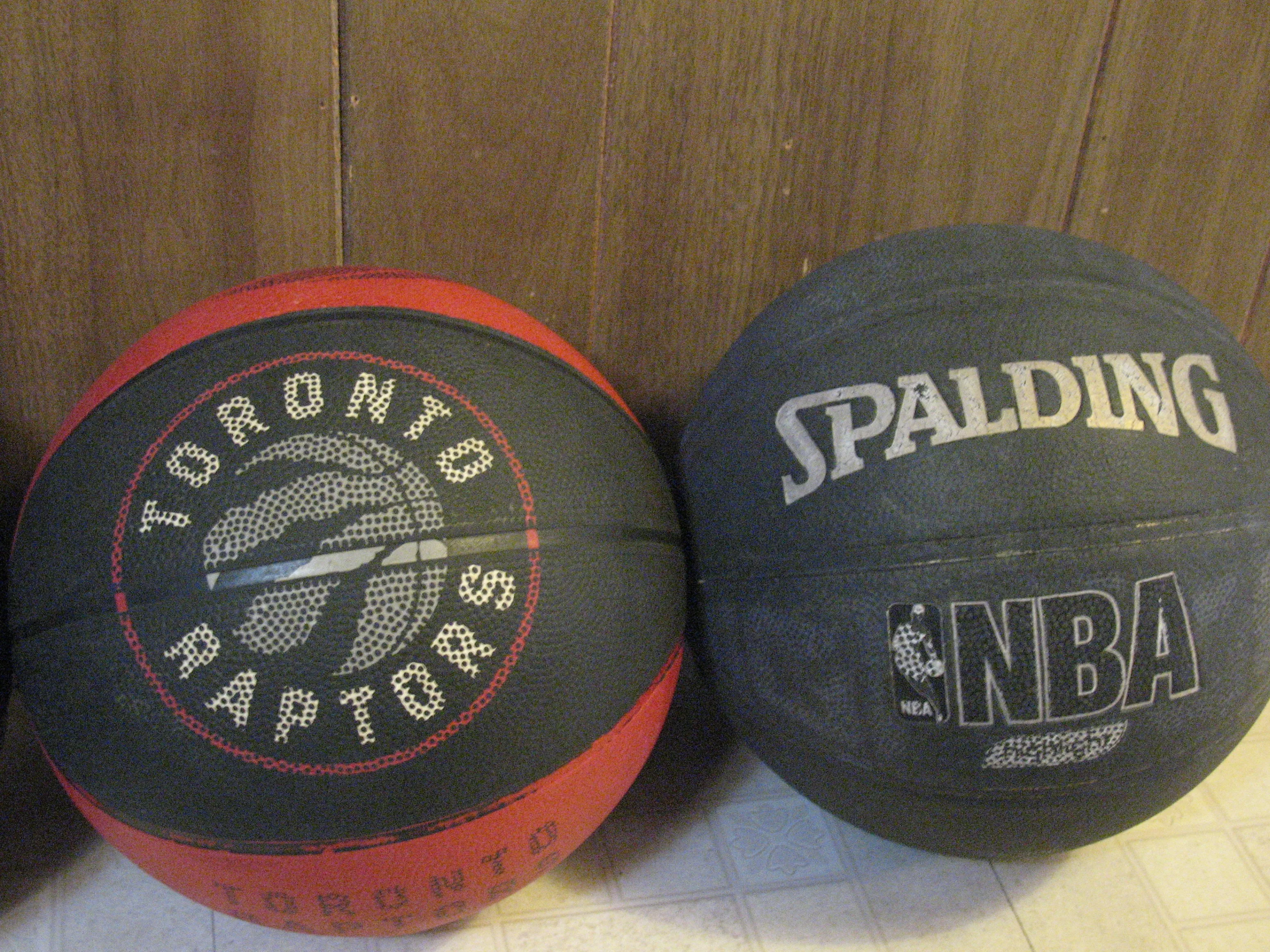 Basketballs and Soccer Balls image indicator(3)