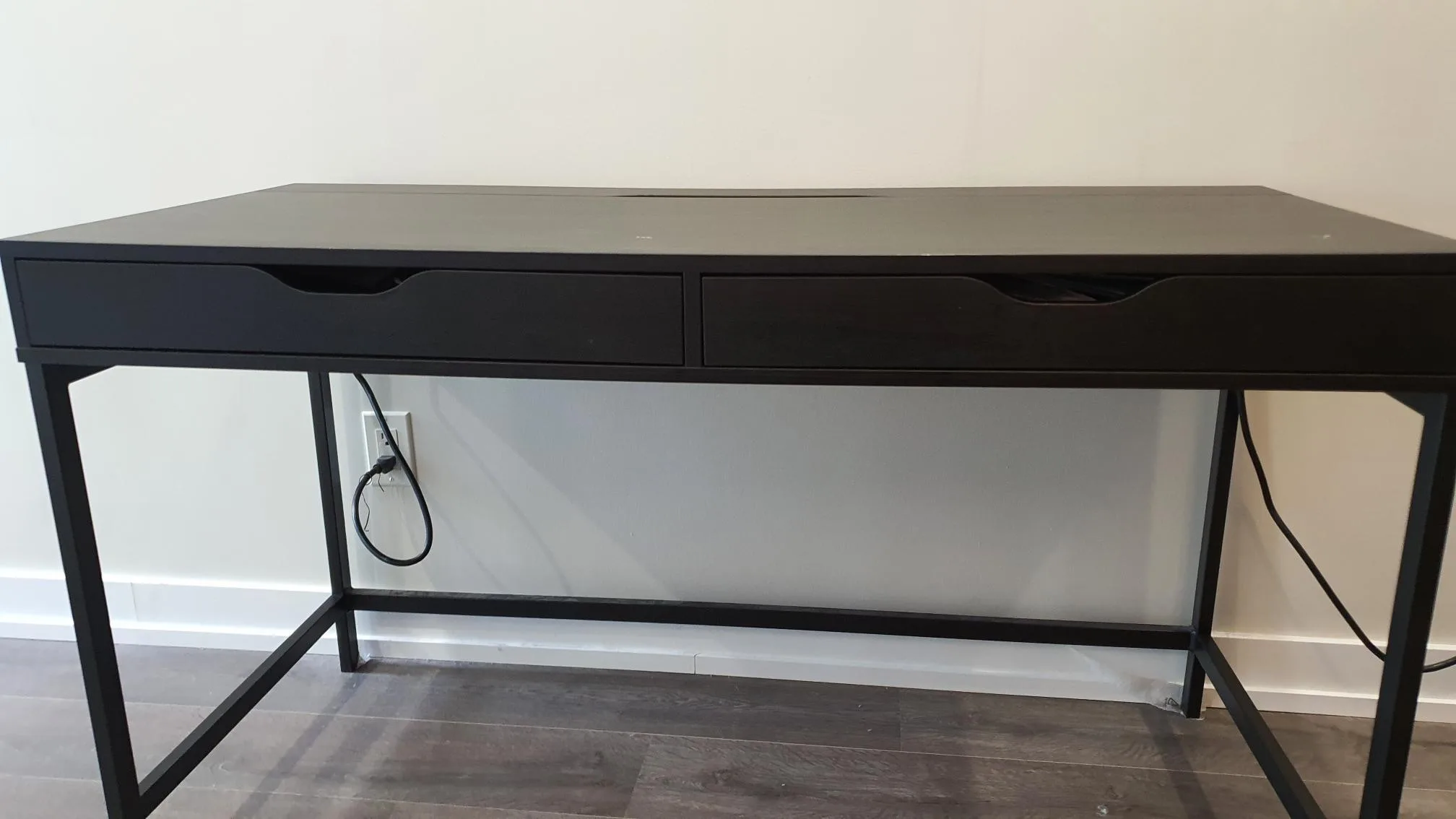 Ikea ALEX study desk + IKEA Utespelare gaming chair image indicator(3)