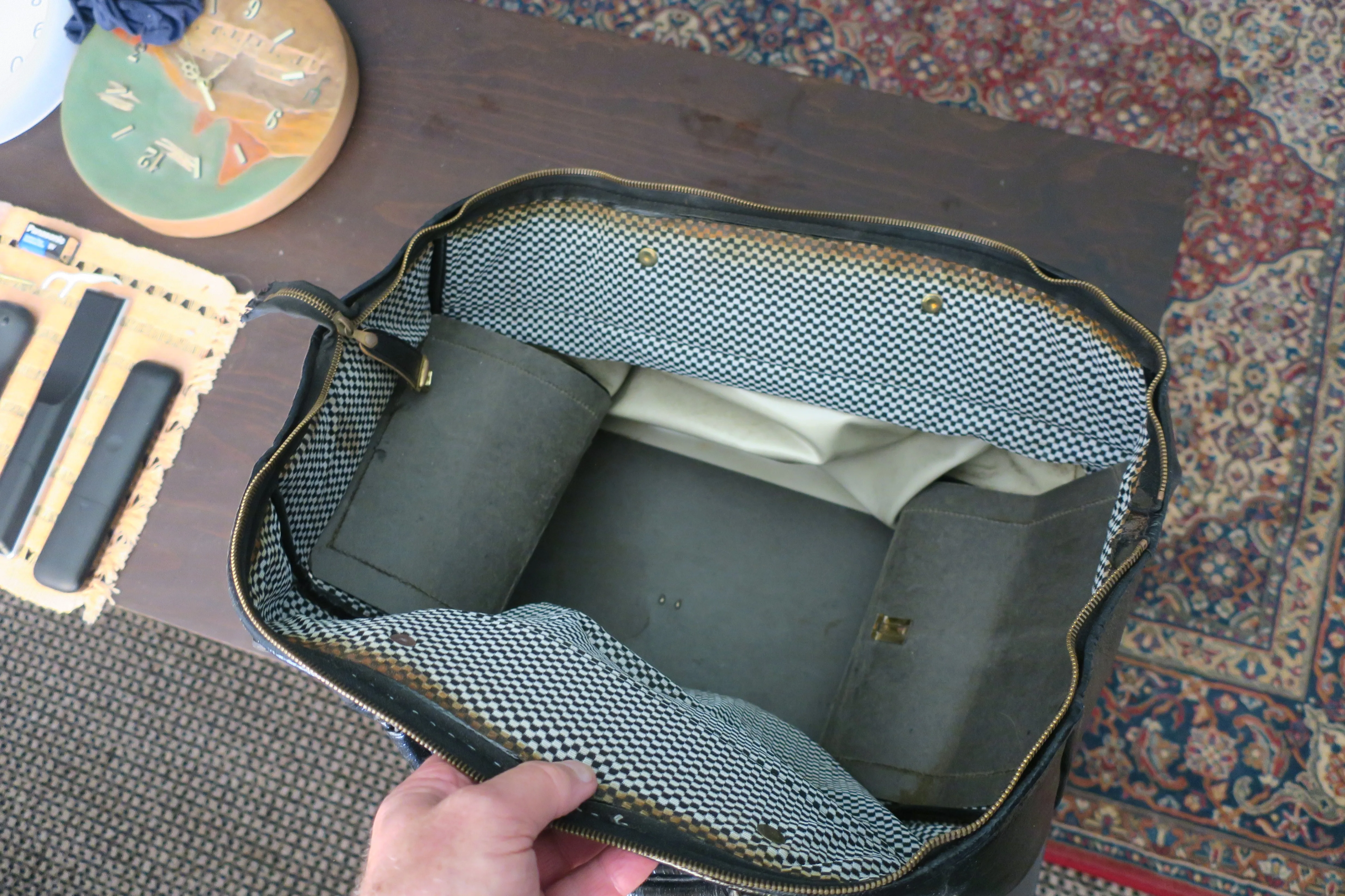 Various Bags Available image indicator(6)