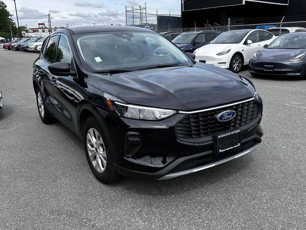 2024 Ford Escape *LOWEST PRICE LOWEST MILEAGE* thumbnail