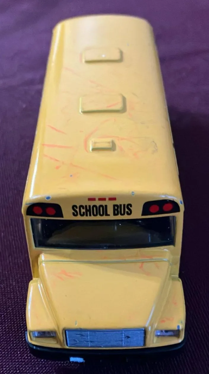 Welly School Bus Die Cast - 4 1/2 Inches image indicator(2)