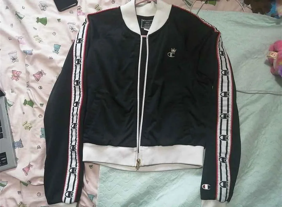 Champions zip up thumbnail