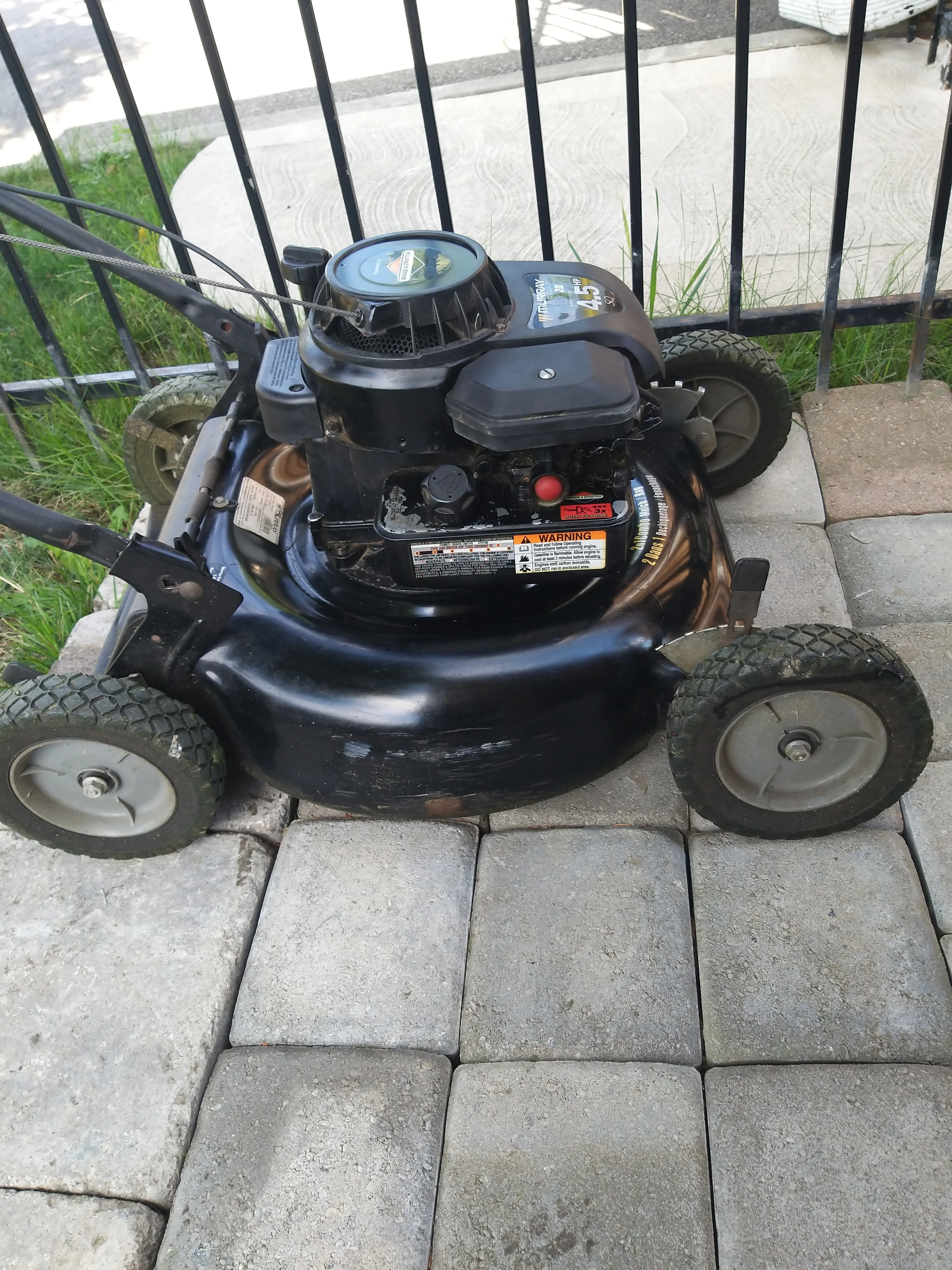 Murray 4.5 HP Gas-Powered Lawn Mower image indicator(2)