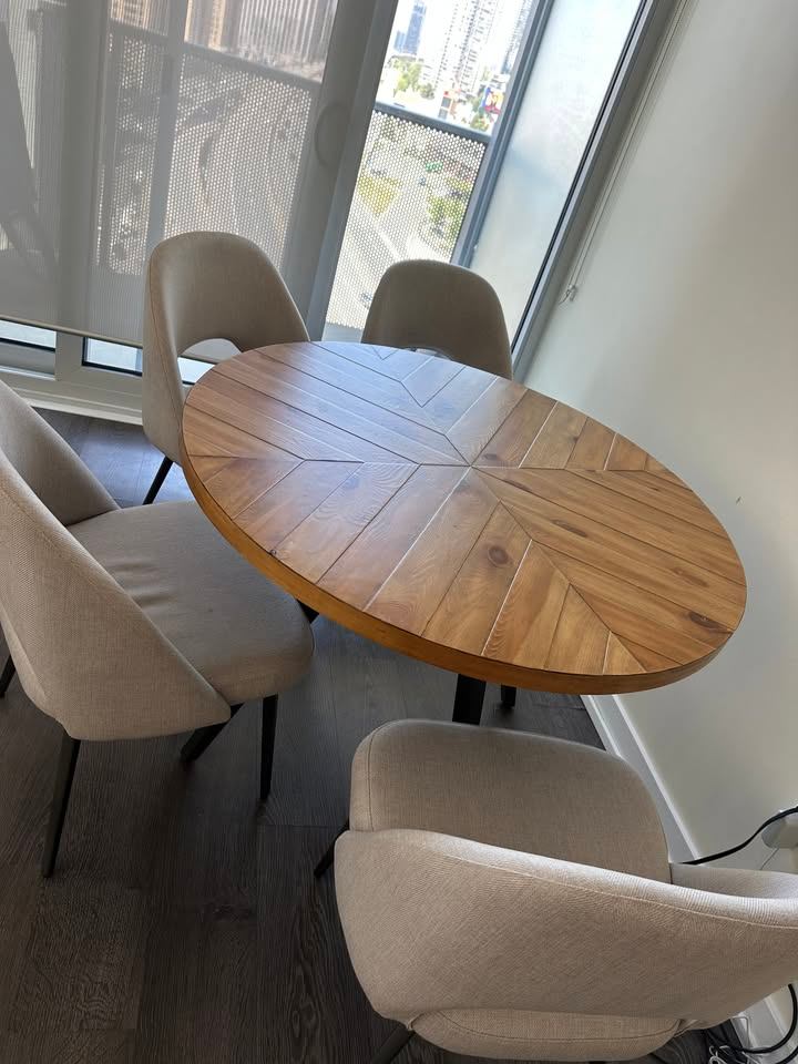 Round Solid Wooden Dining Table with 4 Chairs worth 1800$