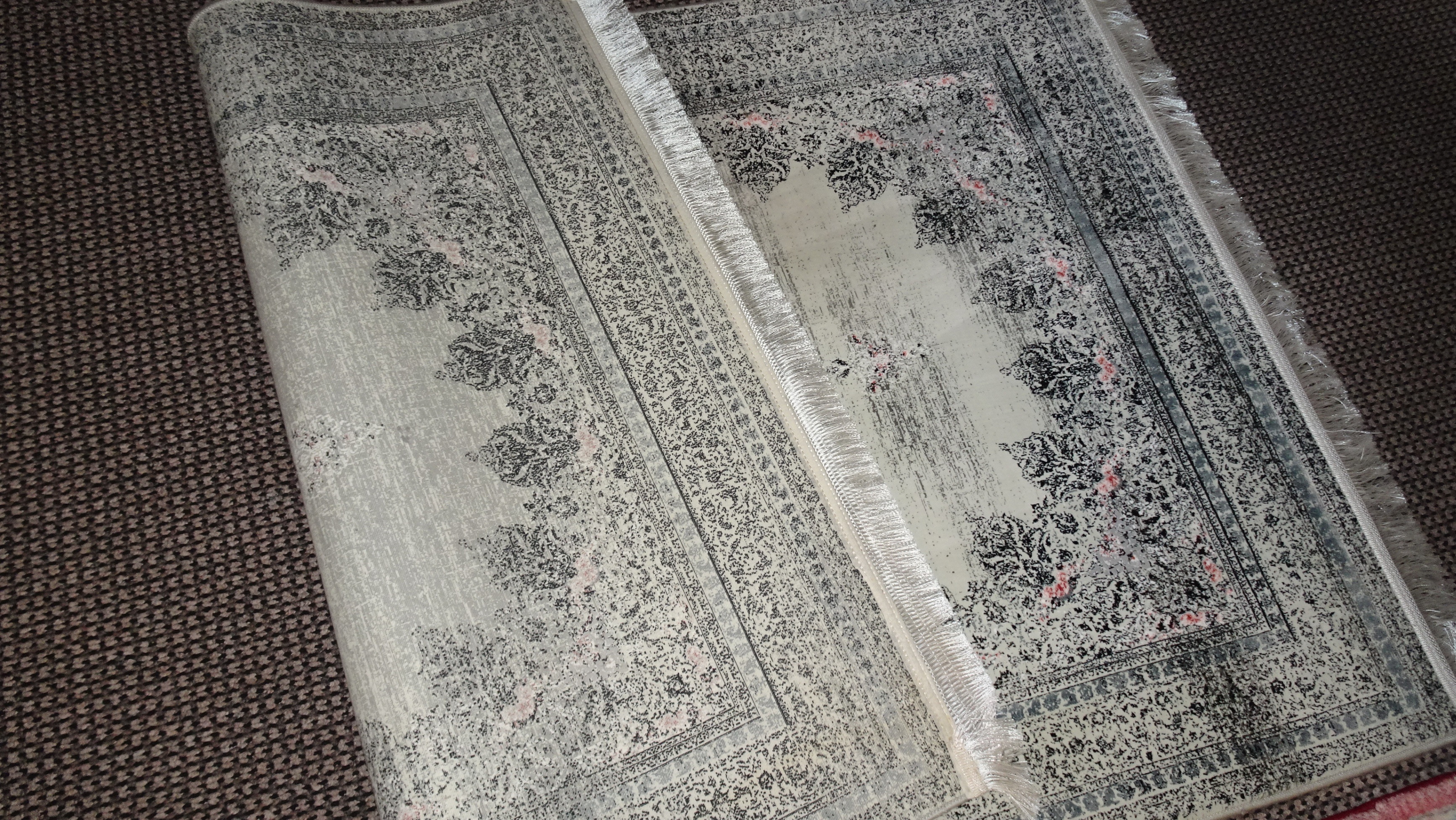 2 x Brand NEW Persian Carpets - photo 3