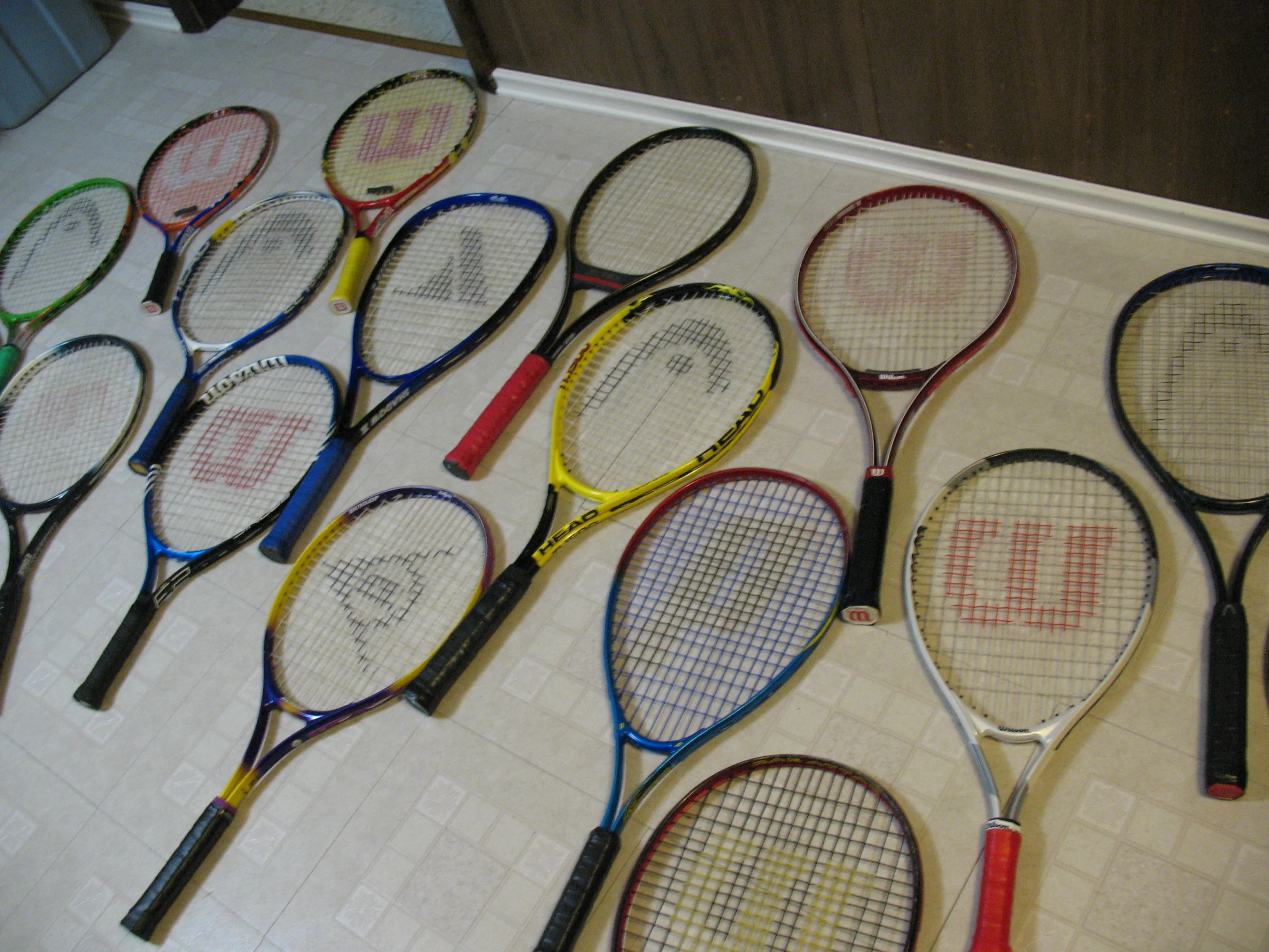 Tons of Tennis Rackets image indicator(2)