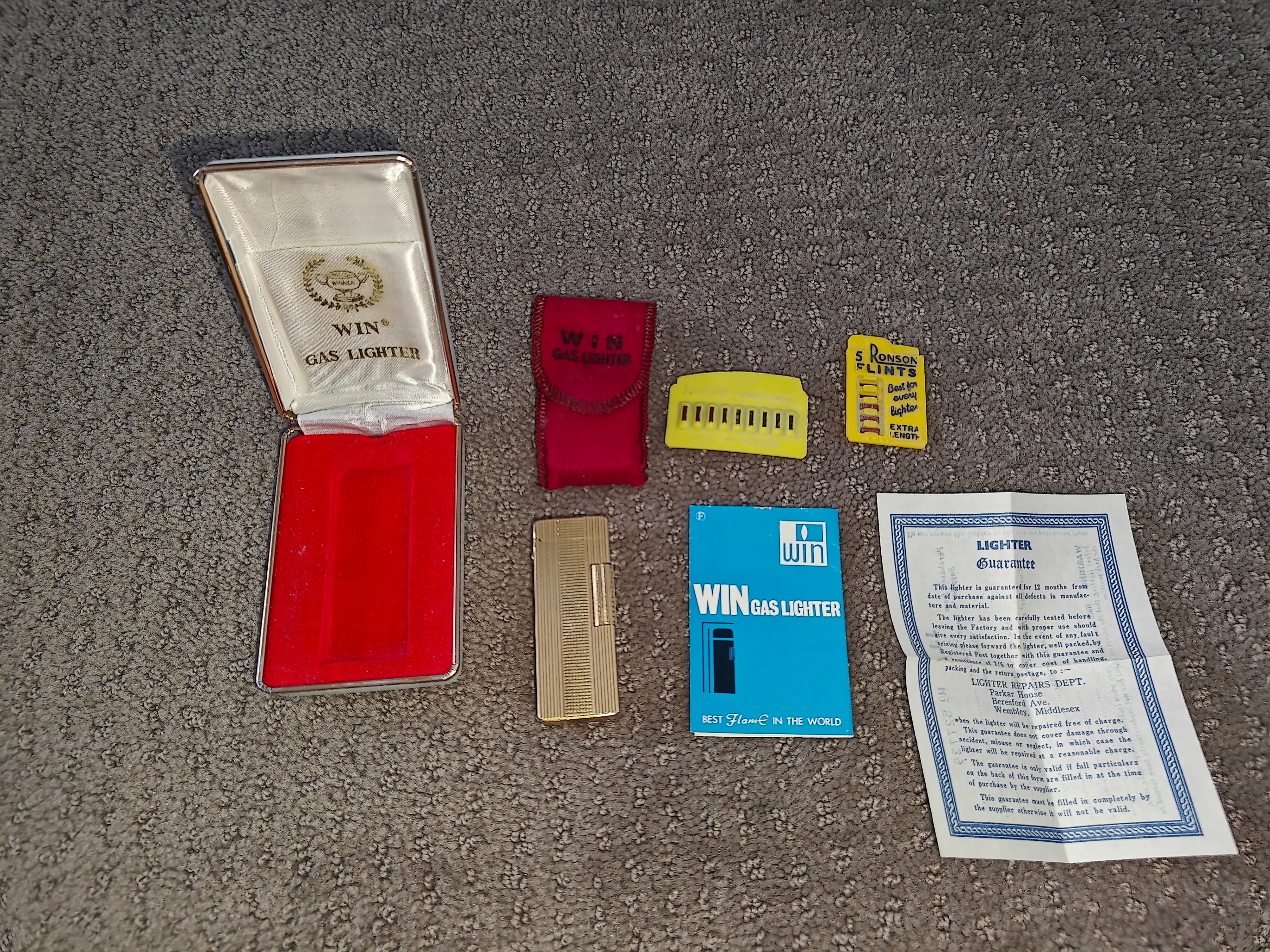 Vintage WIN Deluxe G2000 Gas Lighter with Original Box / Pouch