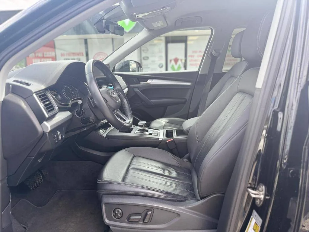 2021 Audi Q5 Komfort image indicator(4)