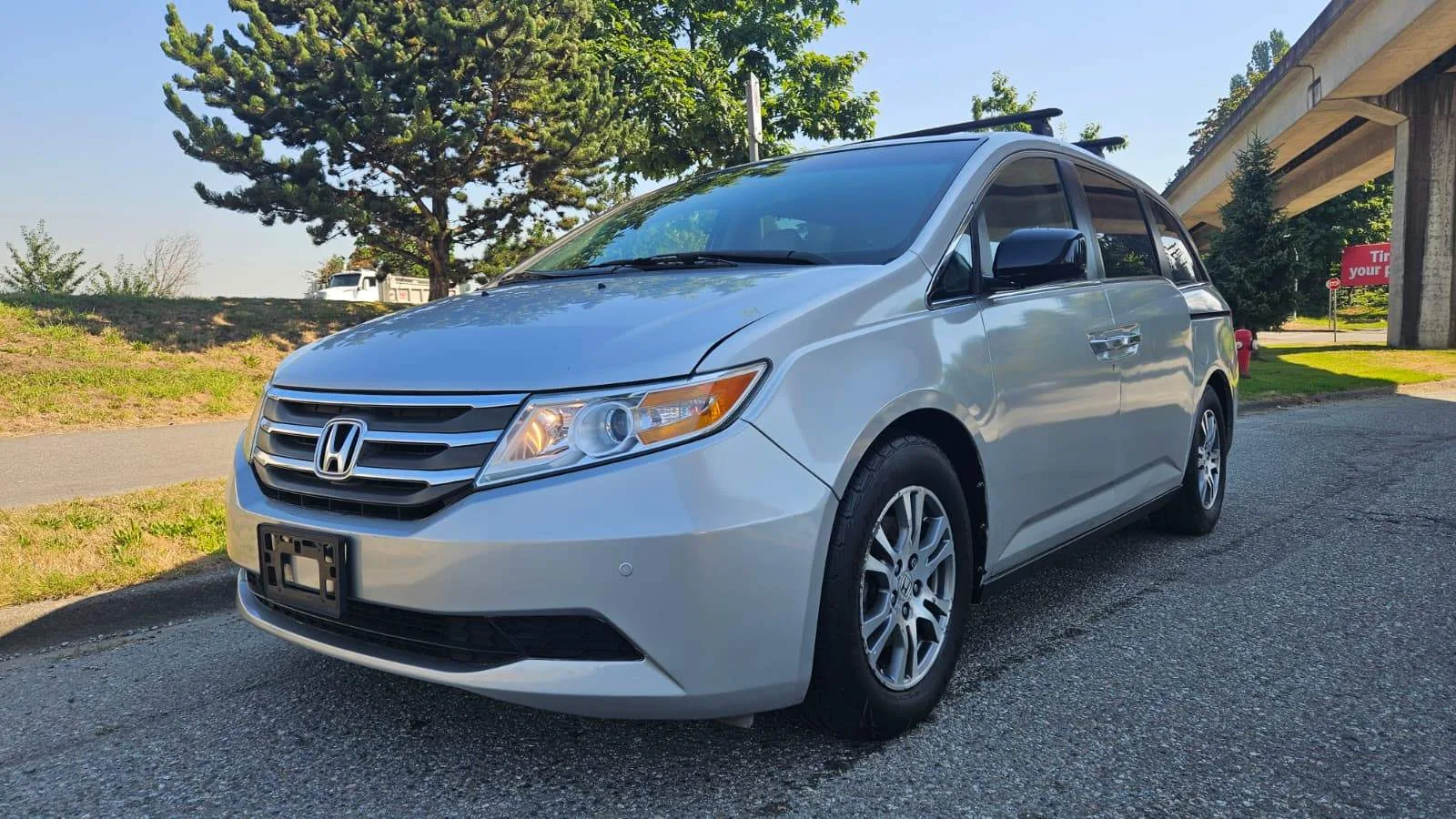 2012 Honda Odyssey EX-L, 8 Seater, Fully Loaded, Rebuilt thumbnail
