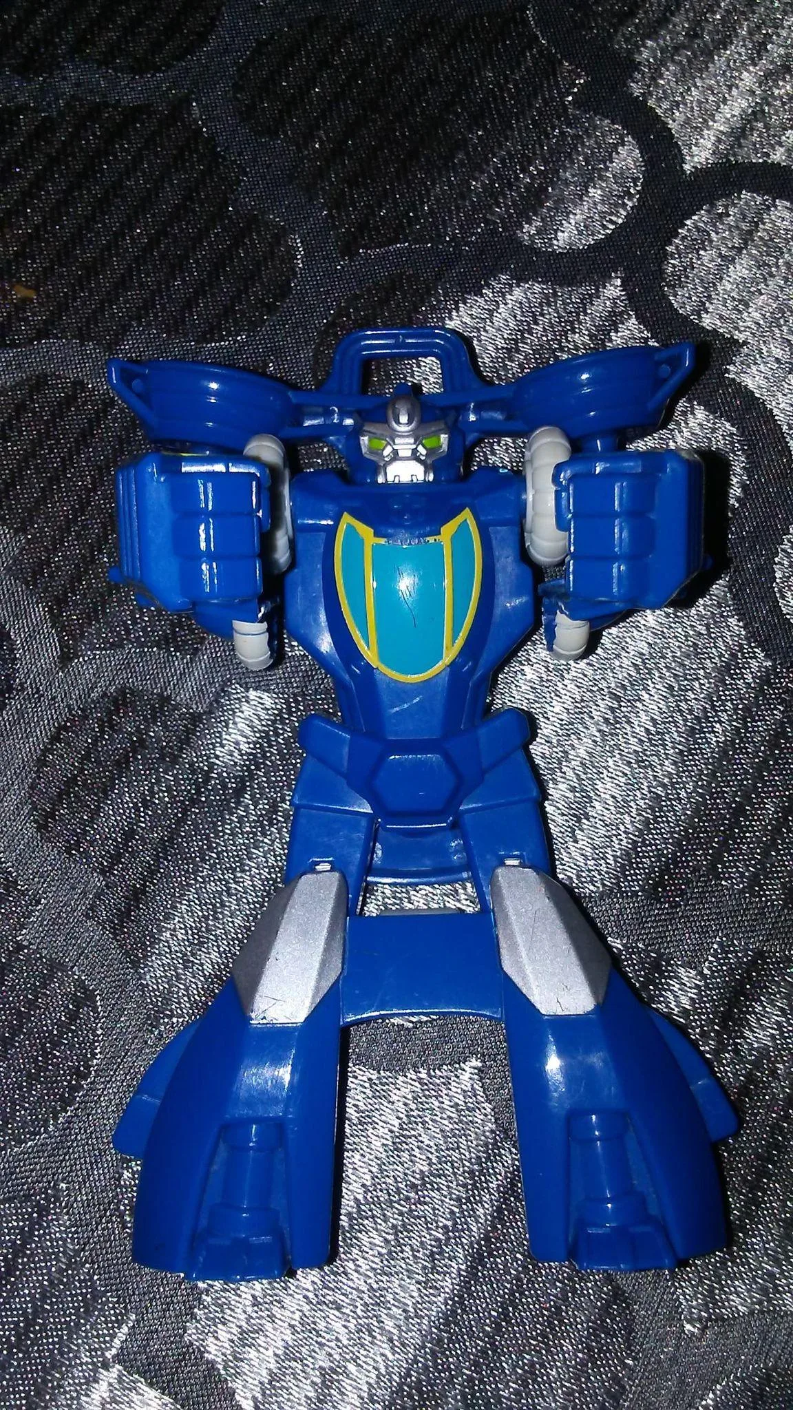 Playskool Heroes Transformers High Tide Recue Rig Figure - 4 1/2 image indicator(2)