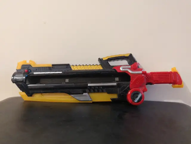 DX Kamen Rider Build Full Bottle Buster