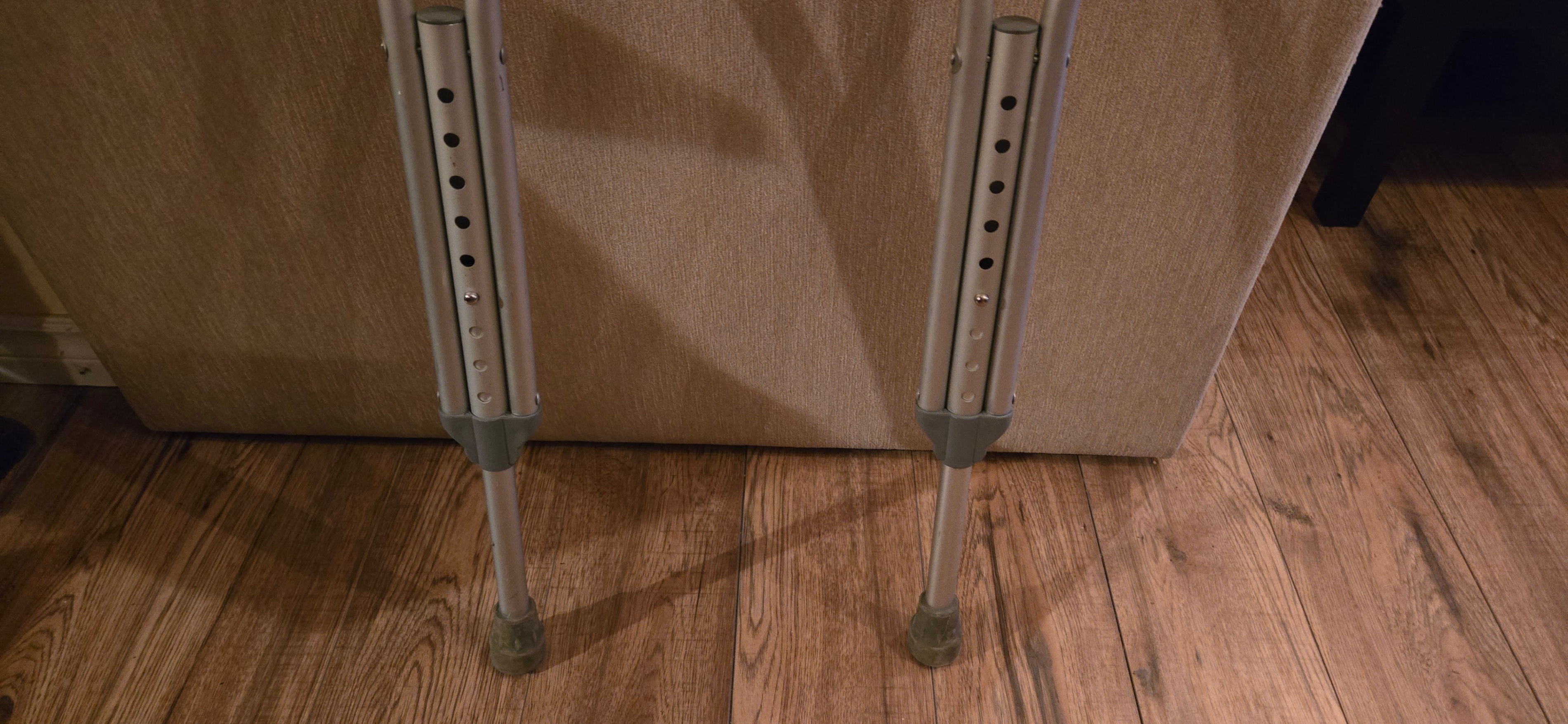 Crutches for 5'2" to 5'10"" - Used like new - photo 3