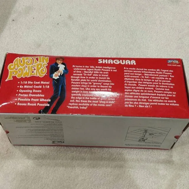 Austin Powers "Shaguar" 1:18 Diecast Car – 2004 ERTL Collectible image indicator(4)