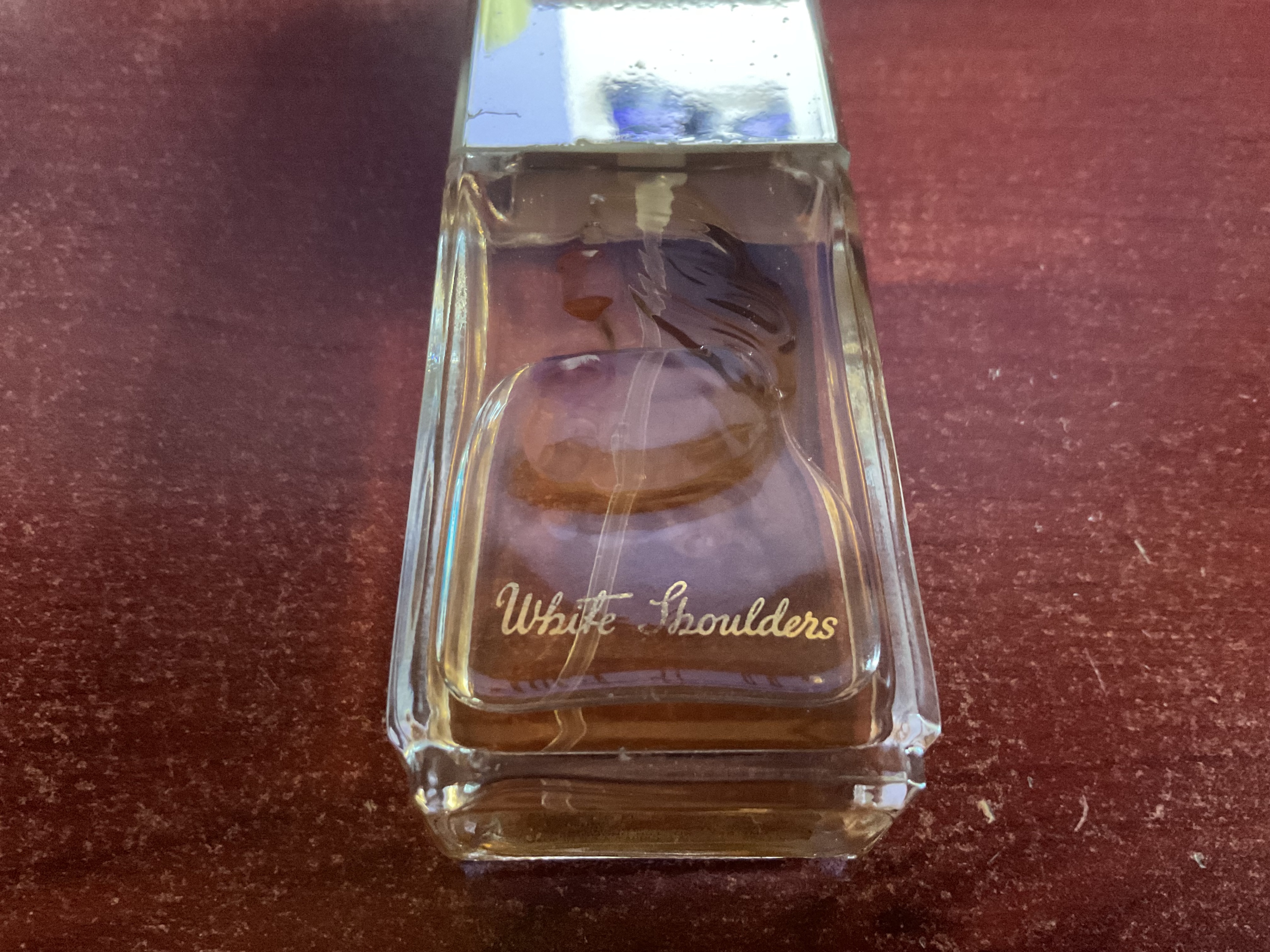 Timeless Elegance: White Shoulders Cologne 1.5oz Rare Gem