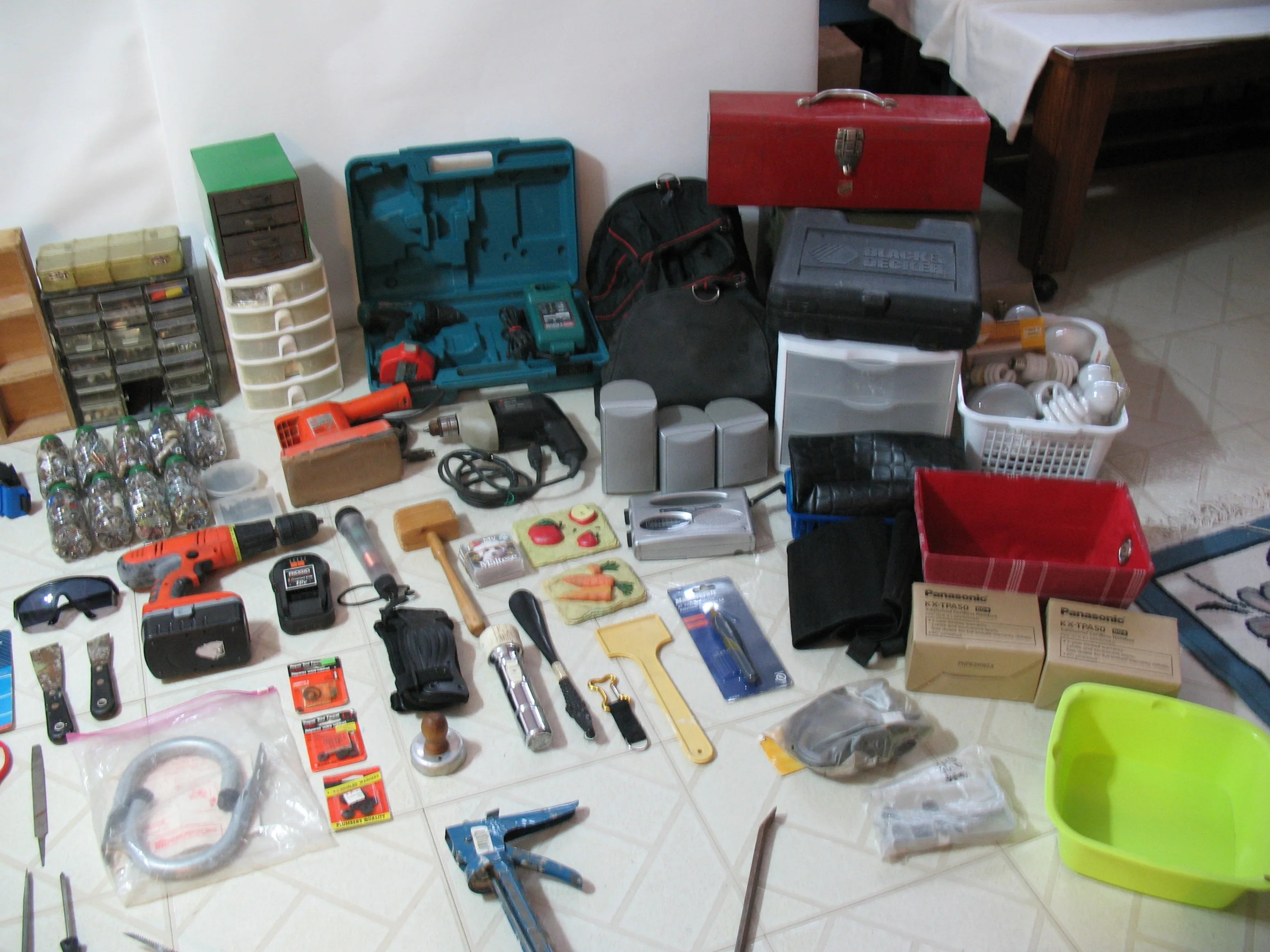 5 Power Tools, 350 Hand Tools/Accessories, 1000's of Fasteners image indicator(4)