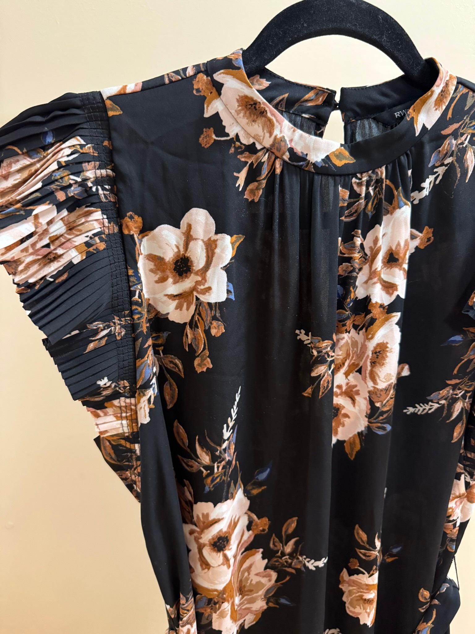 RW&CO, Floral Midi Dress - Size M - photo 2