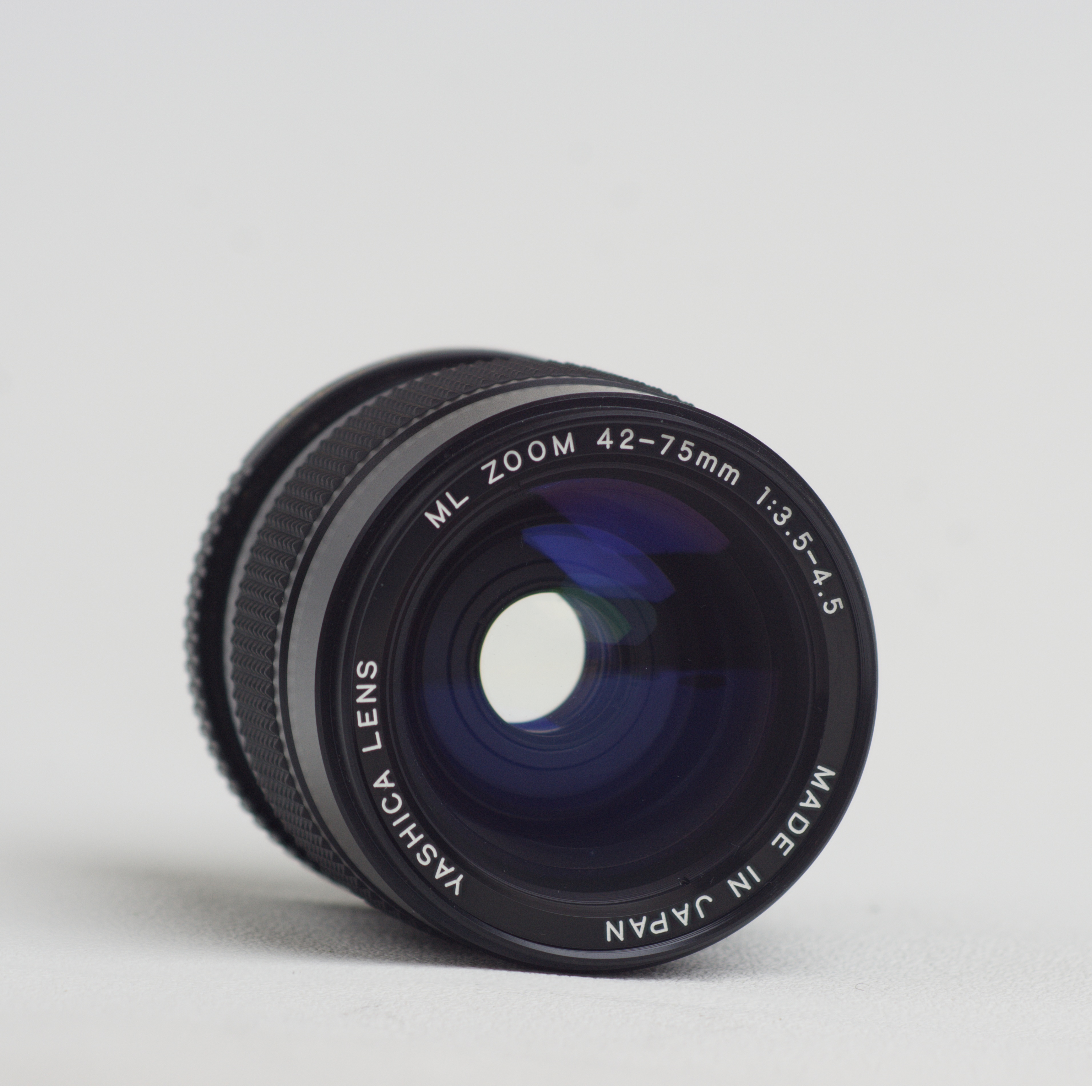 Yashica Len ML ZOOM 42-75mm F3.5-4.5