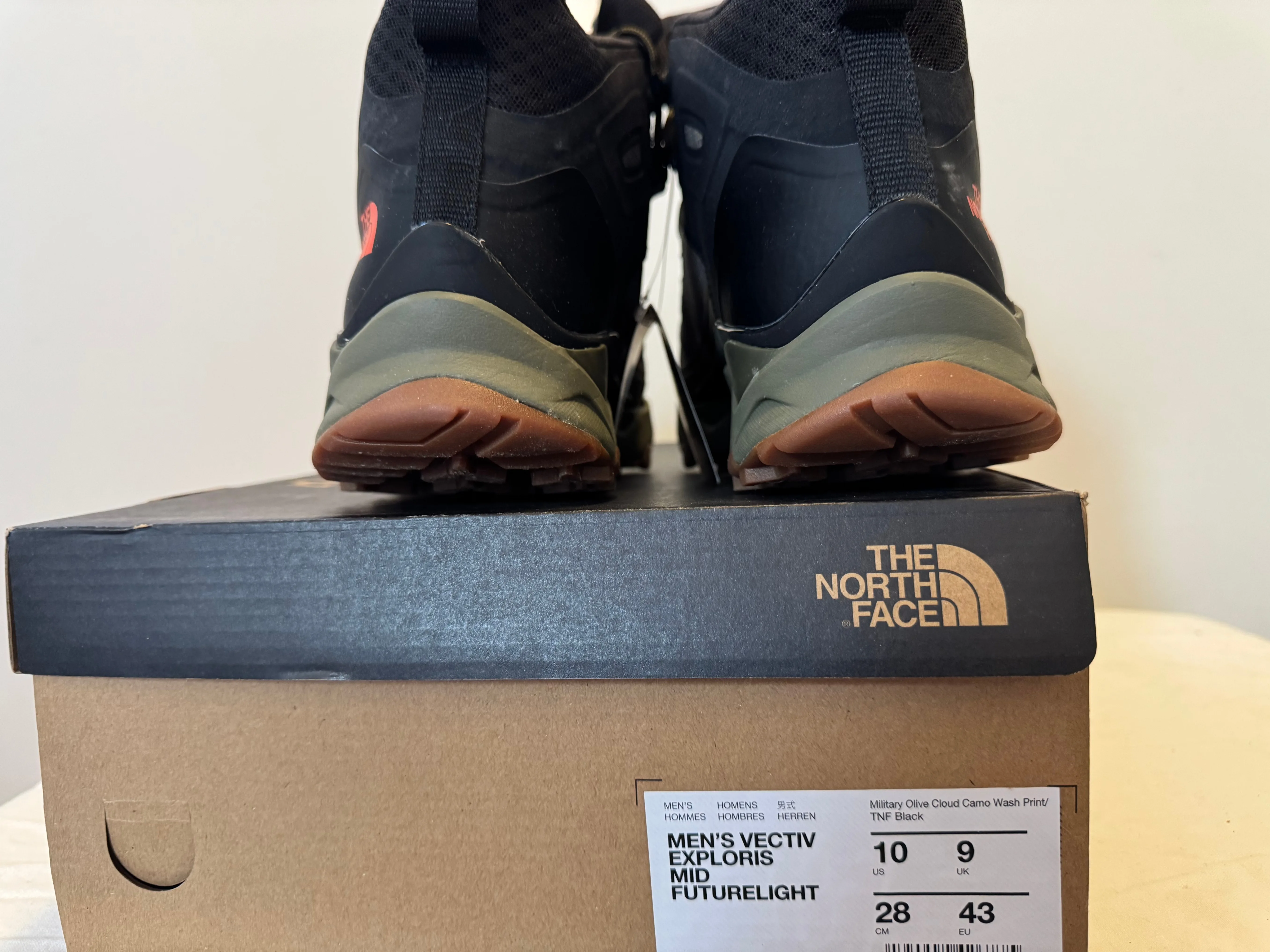 (BNIB) Northface men’s Vectiv Mid Futurelight hiking boots (10) image indicator(5)