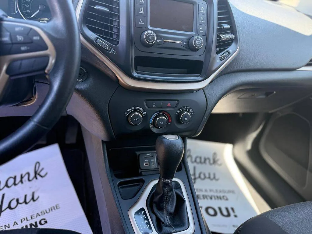 Jeep Cherokee *LOWEST PRICE* image indicator(9)