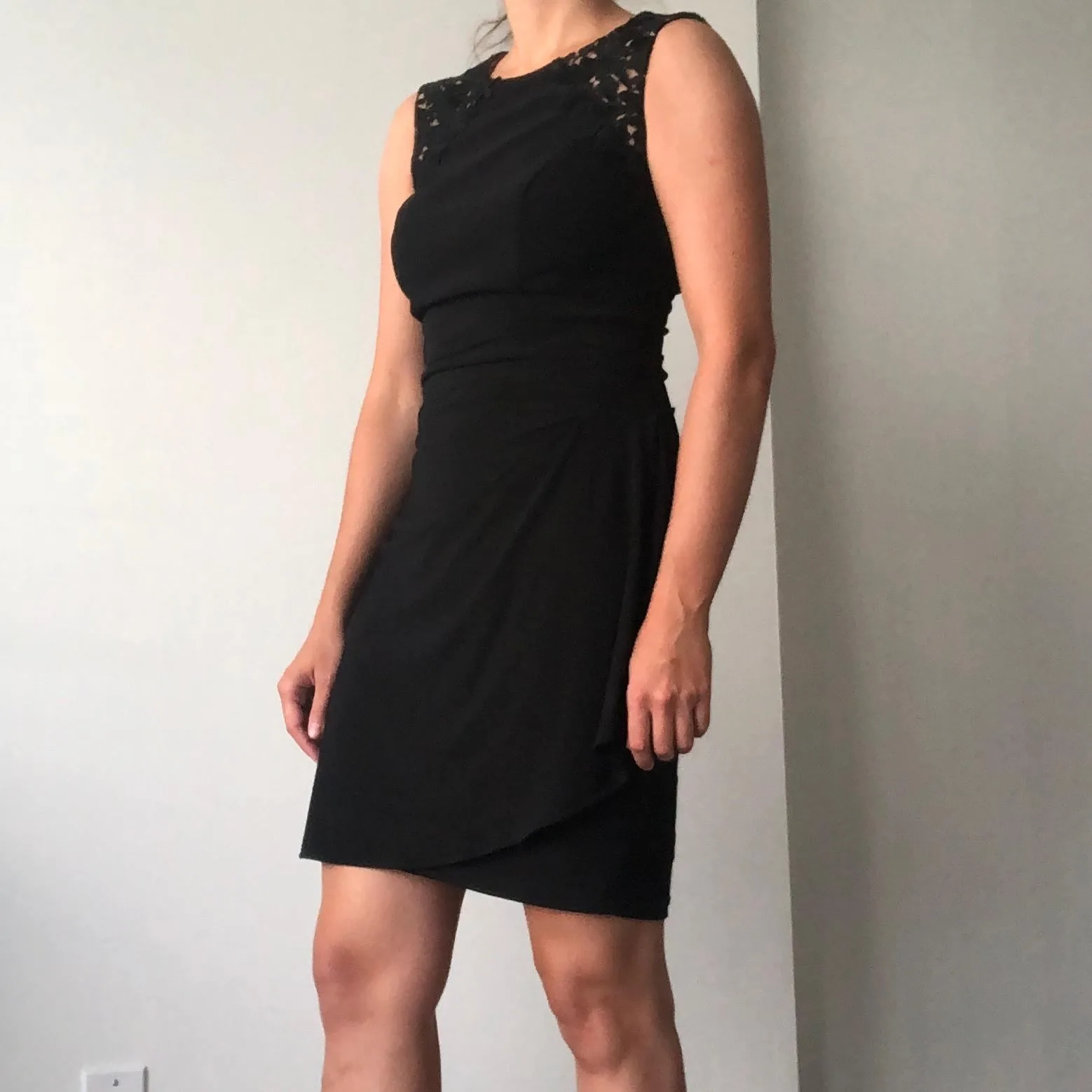 Le Chateau Formal Black Dress with Lace - Size 2 (Xsmall/Small) image indicator(2)