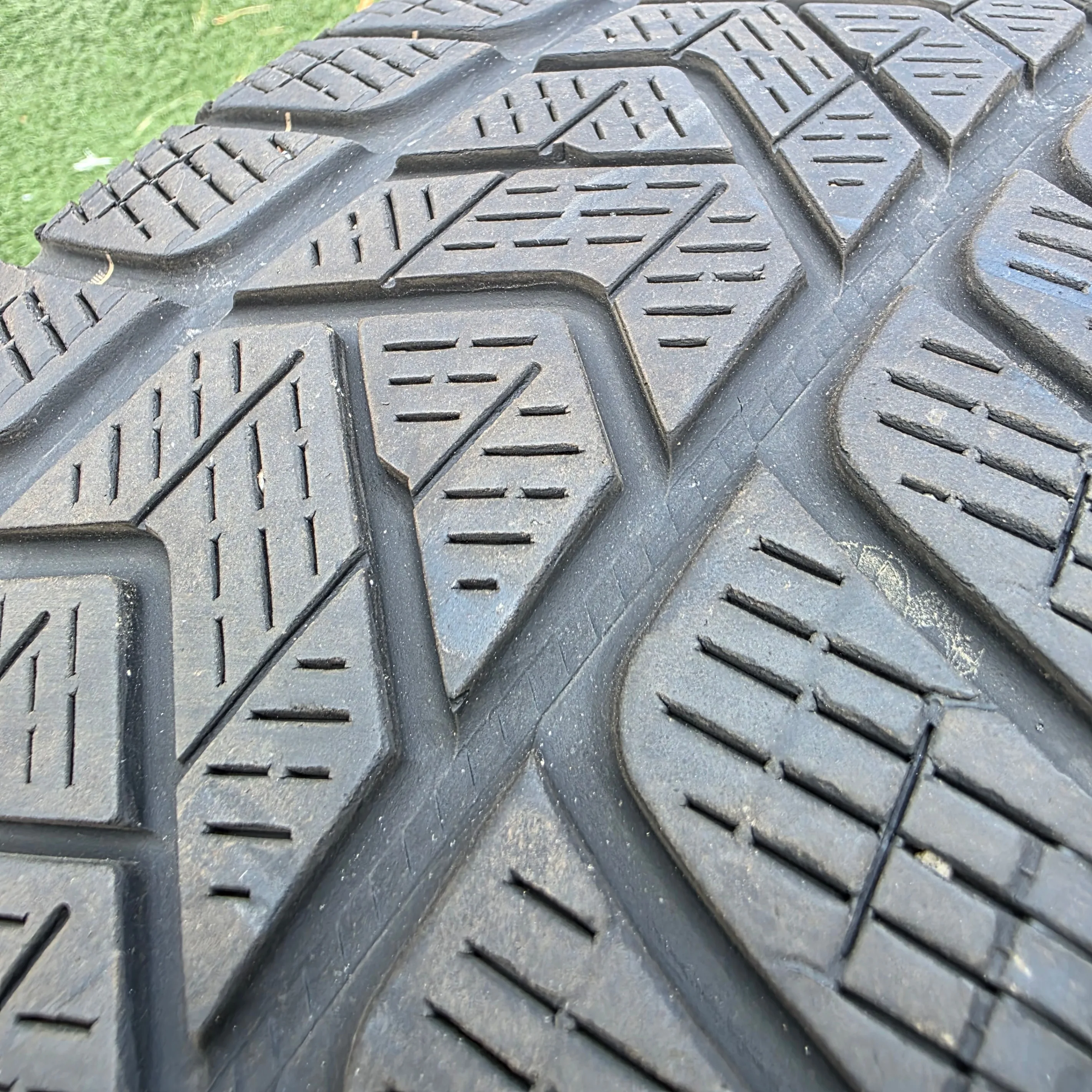 215/65/17 Pirelli winter tires with VW OEM steel rims 5x112 image indicator(9)