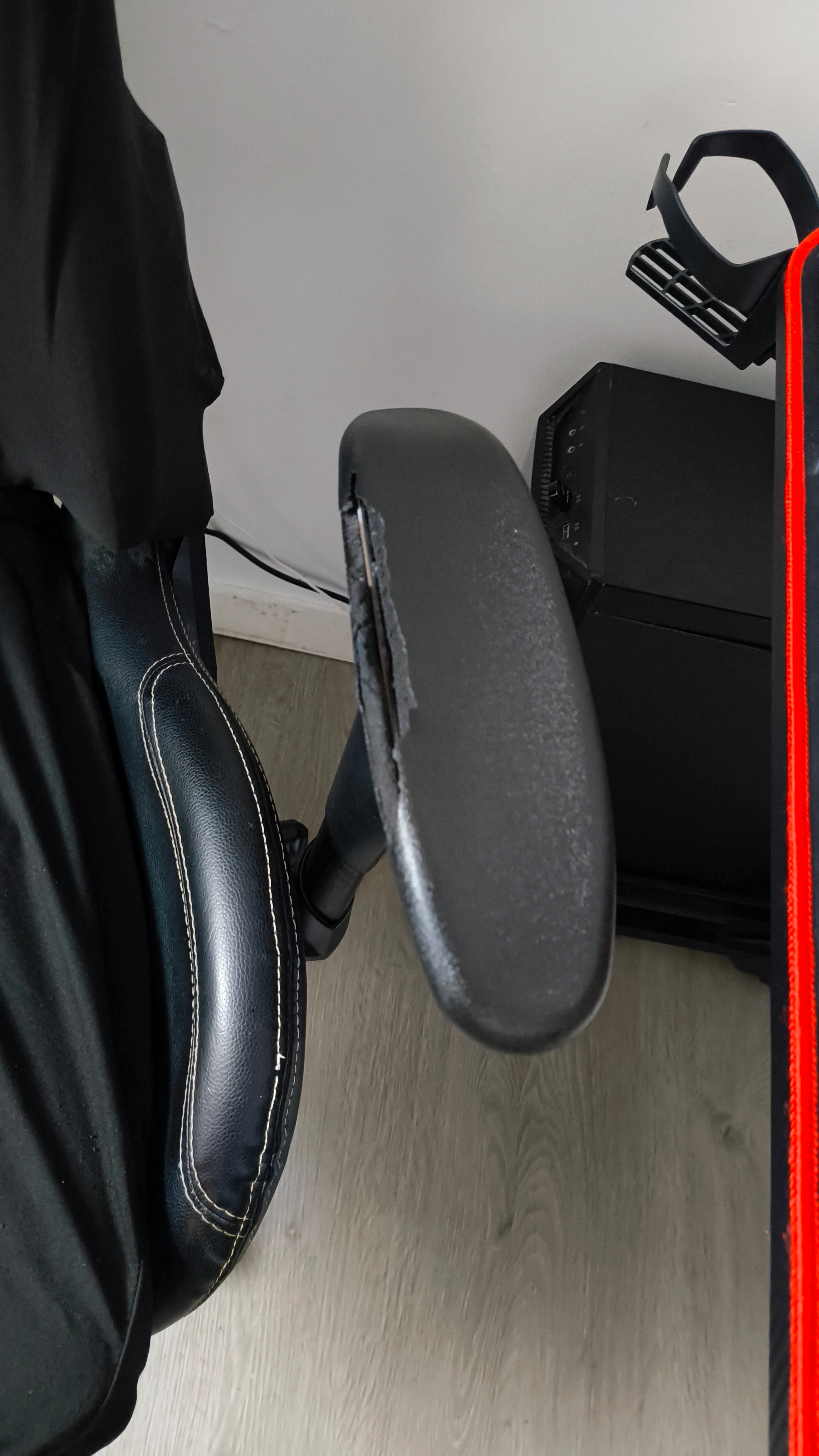 Gaming chair (Free) - photo 4