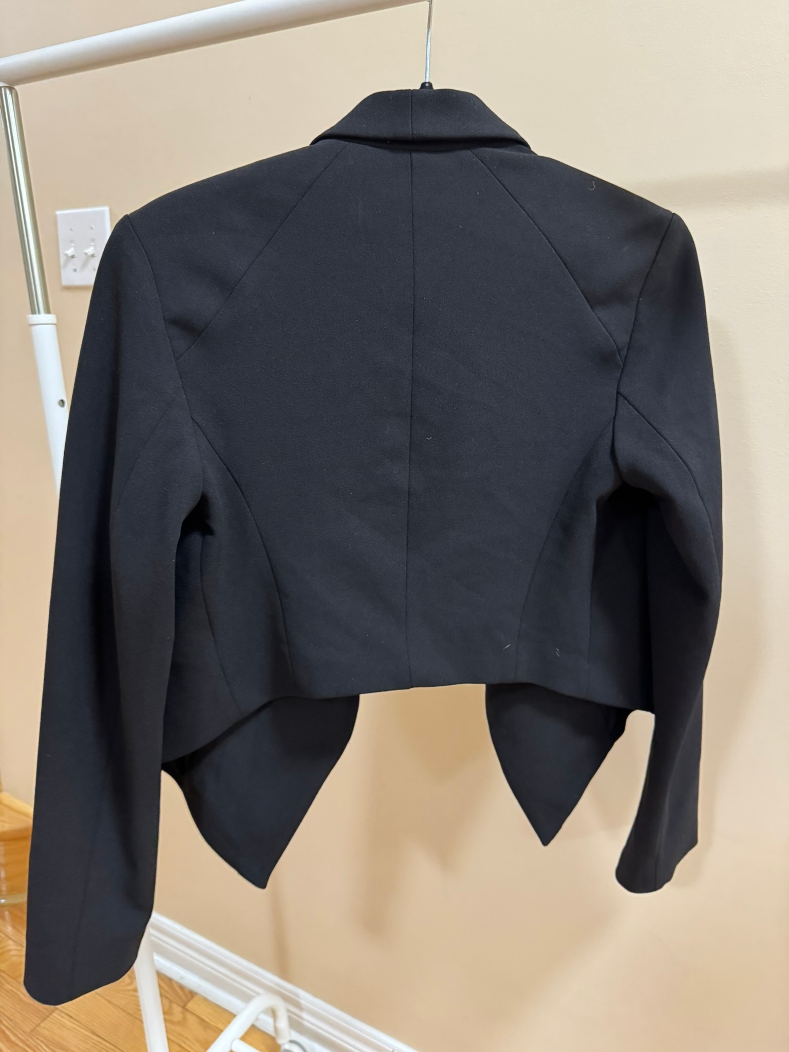 Women's Cropped Black Blazer (Size Small) (Brand: Express) - photo 2