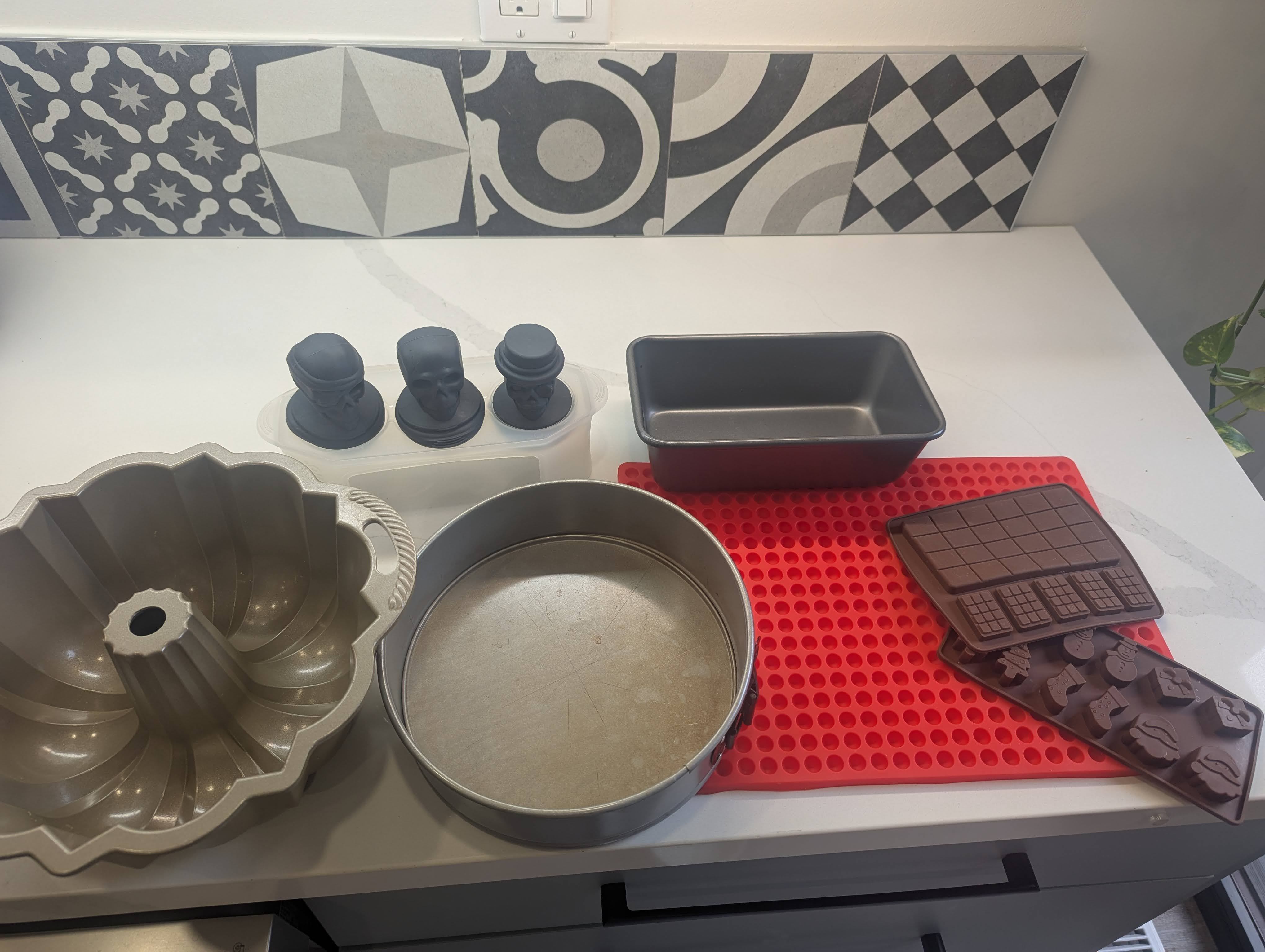 Baking Lot - Bundt Pan, Springform Pan, Loaf Pan, & Molds