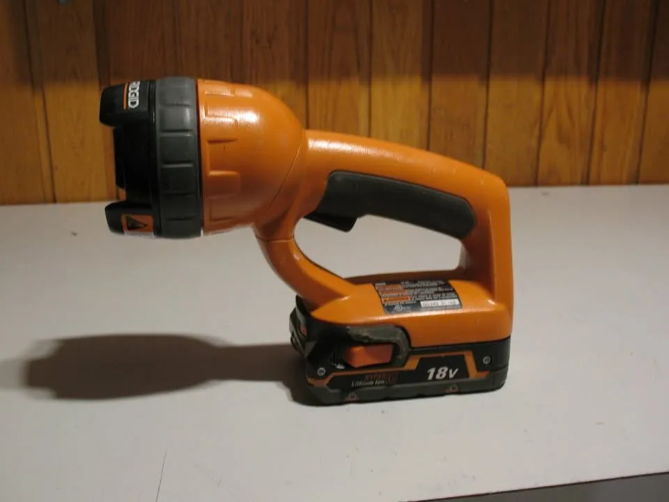 RIDGID 18 Volt Flashlight, Drill, and Charger thumbnail