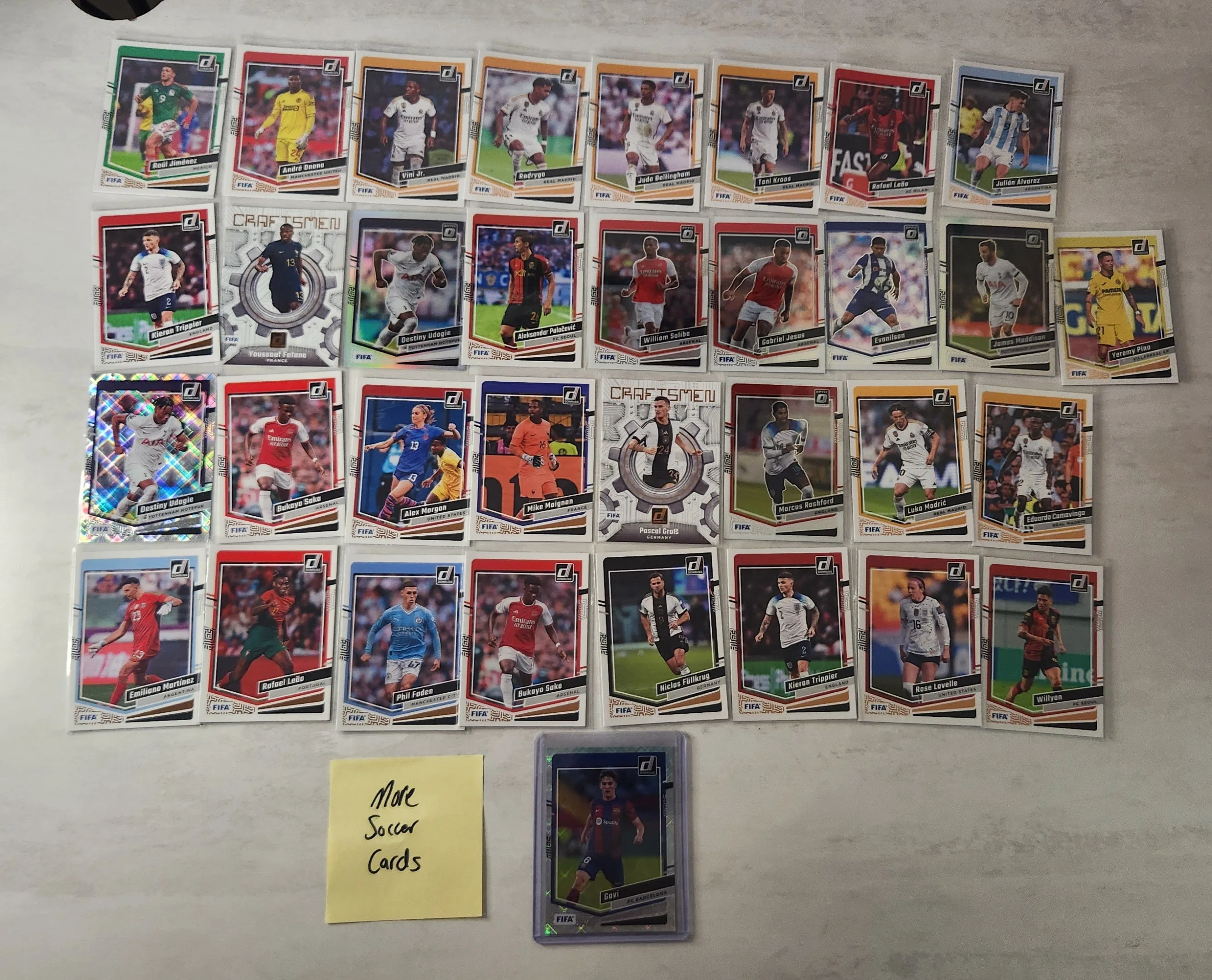 ⚽🏒🏈 100's of Sports Card Bundle! Rookies, Inserts, Supplies image indicator(4)