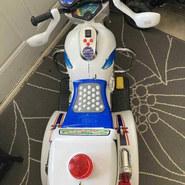 Kids Electric Ride-On Police Motorcycle – Battery Powered Bike image indicator(2)