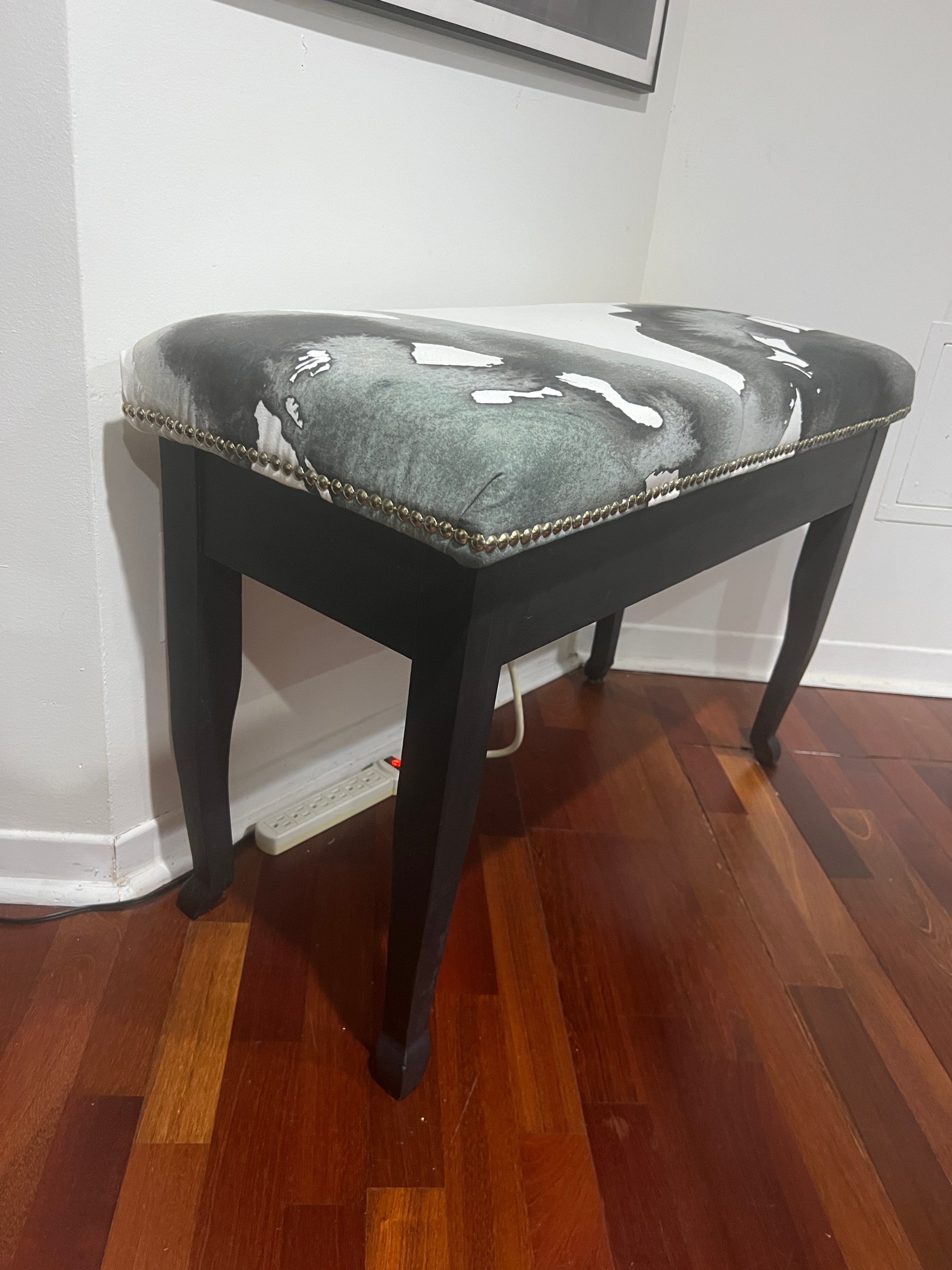 Black Bench - photo 2