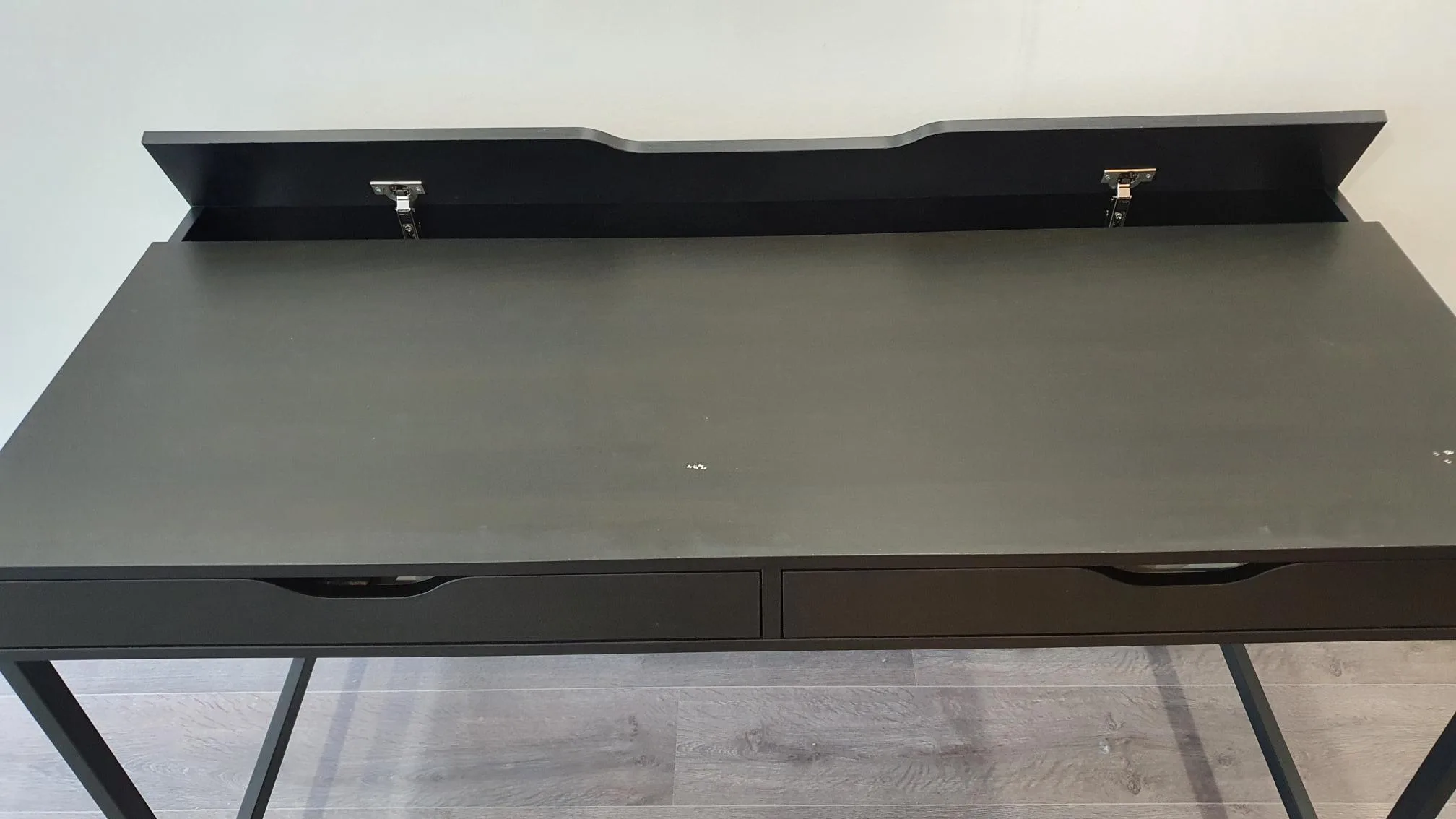 Ikea ALEX study desk + IKEA Utespelare gaming chair image indicator(2)