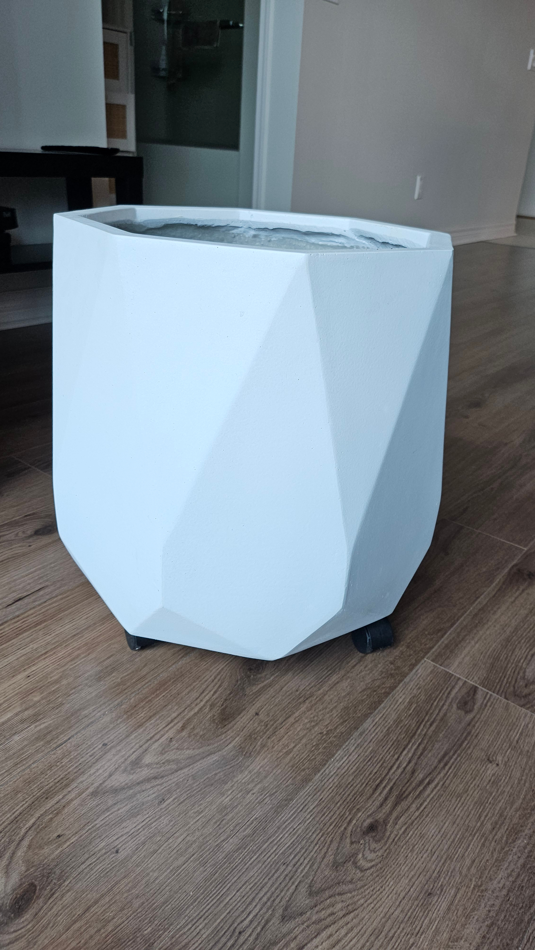 White Geometric Planter 15" - photo 4