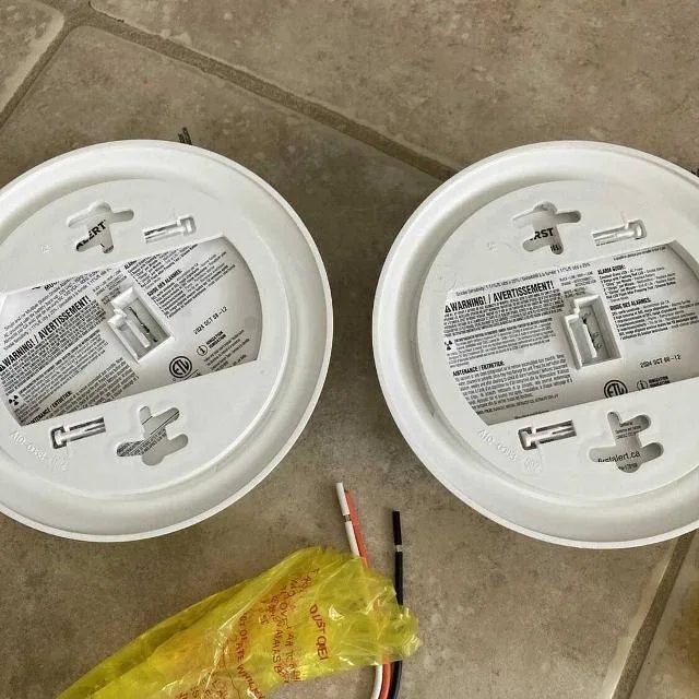 New BRK First Alert Smoke Alarms – Hardwired with Battery Backup image indicator(2)