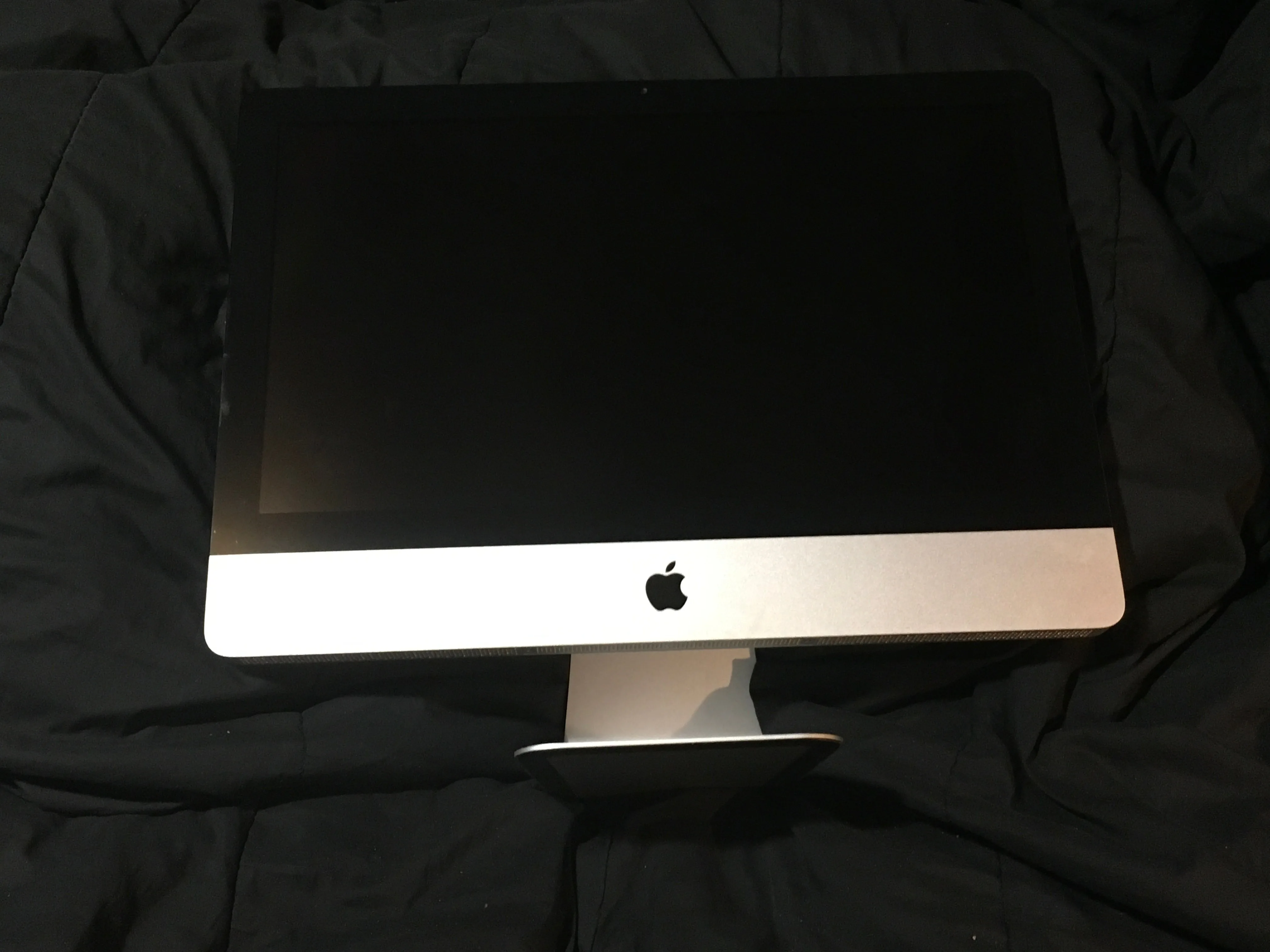 iMac 21.5" Mid 2011 Core i5 2.5GHz 8GB RAM 500GB HDD thumbnail